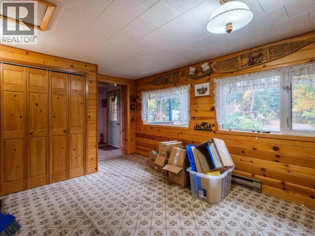 16 Deadend Road, Whitehorse South, YT - Indoor