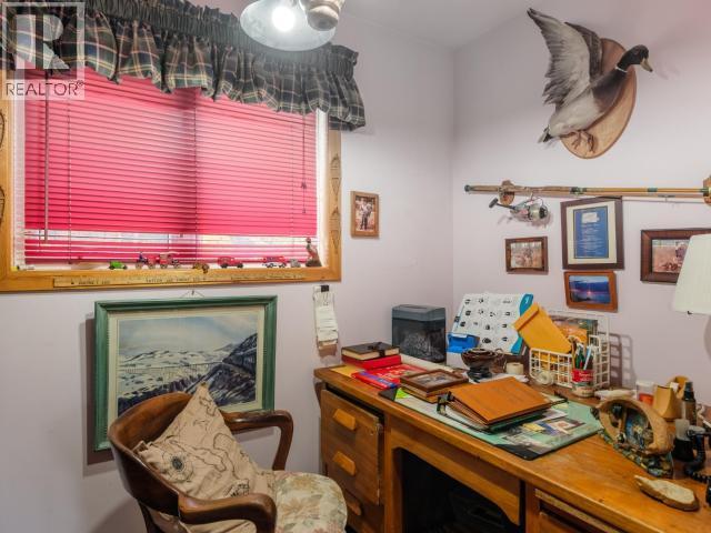 16 Deadend Road, Whitehorse South, YT - Indoor