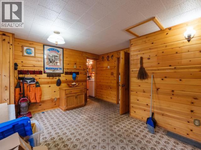 16 Deadend Road, Whitehorse South, YT - Indoor