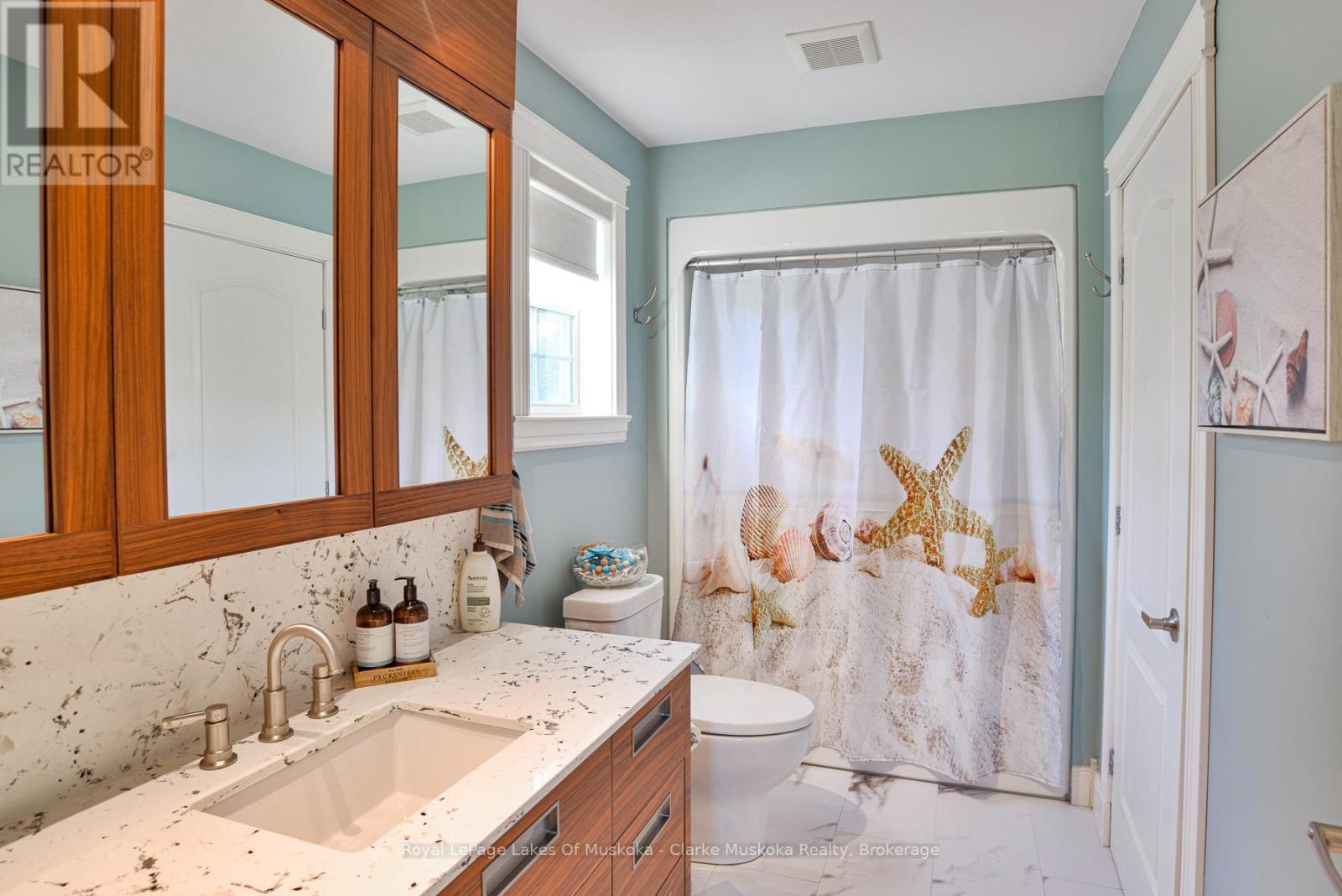 37 Mintens Lane, Georgian Bay (Baxter), ON - Indoor Photo Showing Bathroom