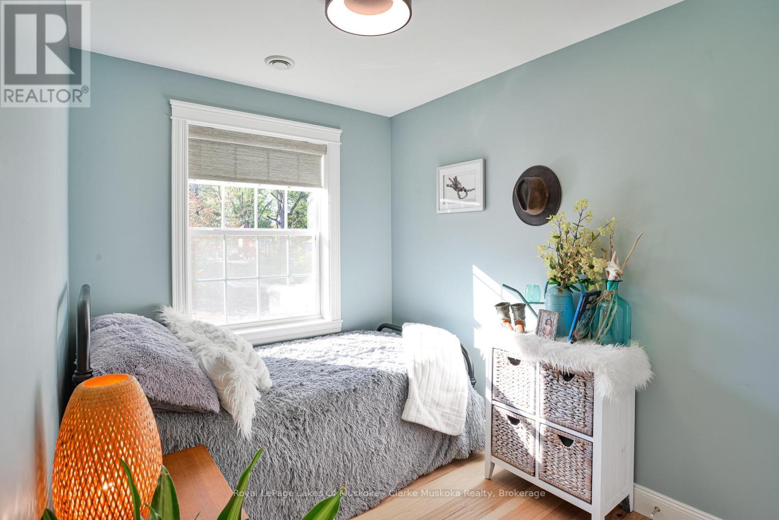 37 Mintens Lane, Georgian Bay (Baxter), ON - Indoor Photo Showing Bedroom