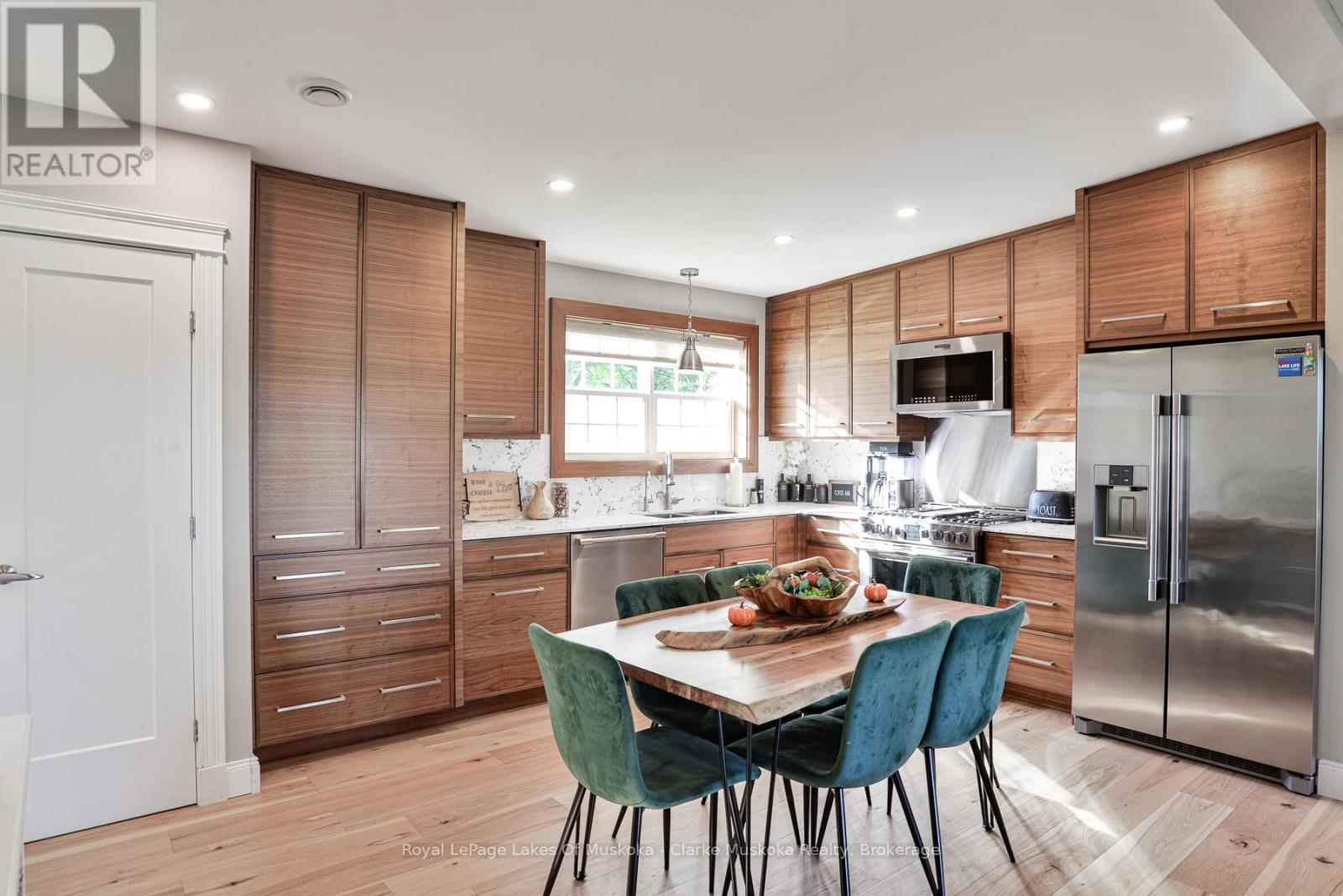 37 Mintens Lane, Georgian Bay (Baxter), ON - Indoor