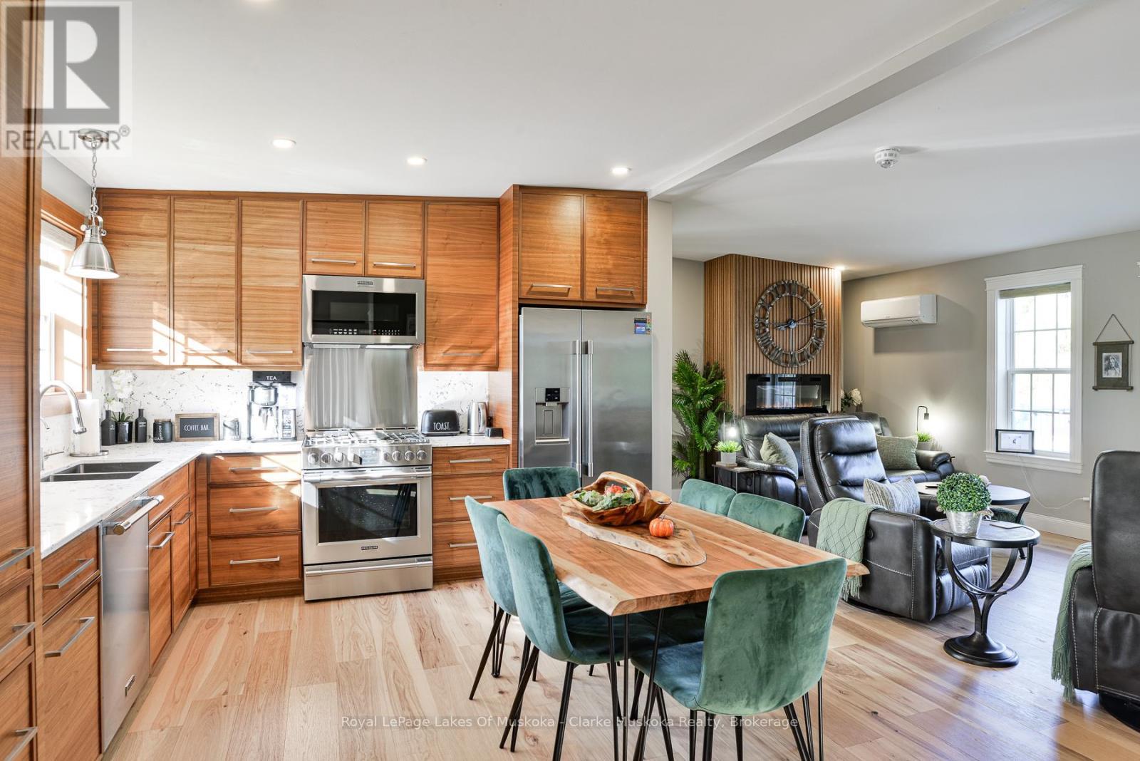 37 Mintens Lane, Georgian Bay (Baxter), ON - Indoor