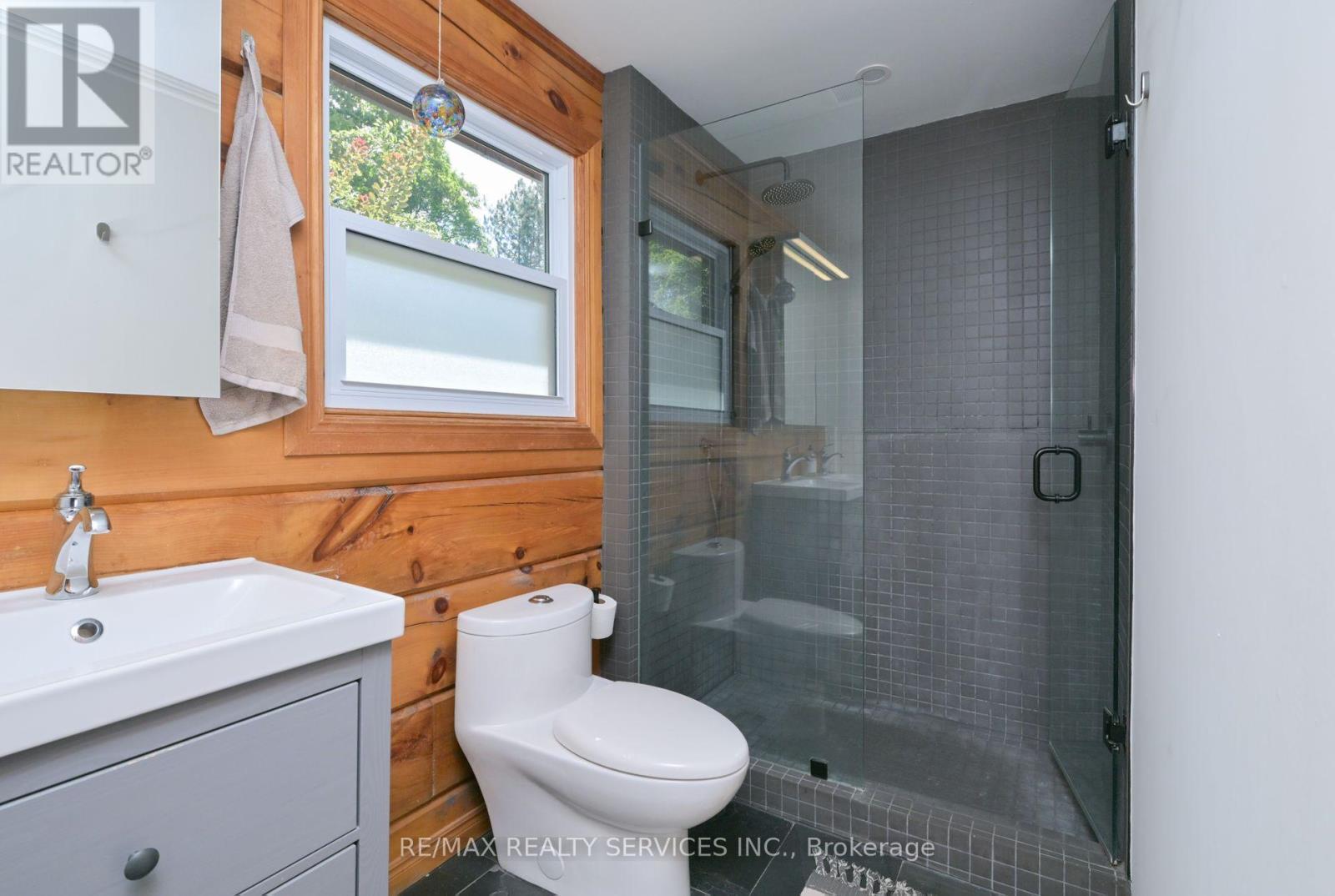 1 Mountainview Road, Mulmur, ON - Indoor Photo Showing Bathroom