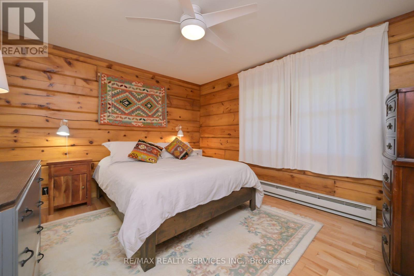 1 Mountainview Road, Mulmur, ON - Indoor Photo Showing Bedroom