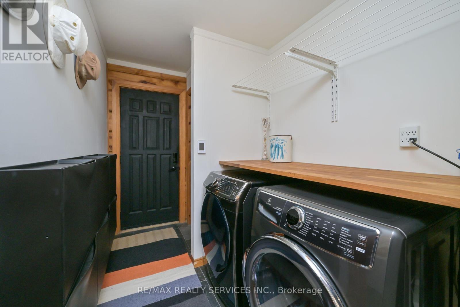 1 Mountainview Road, Mulmur, ON - Indoor Photo Showing Laundry Room