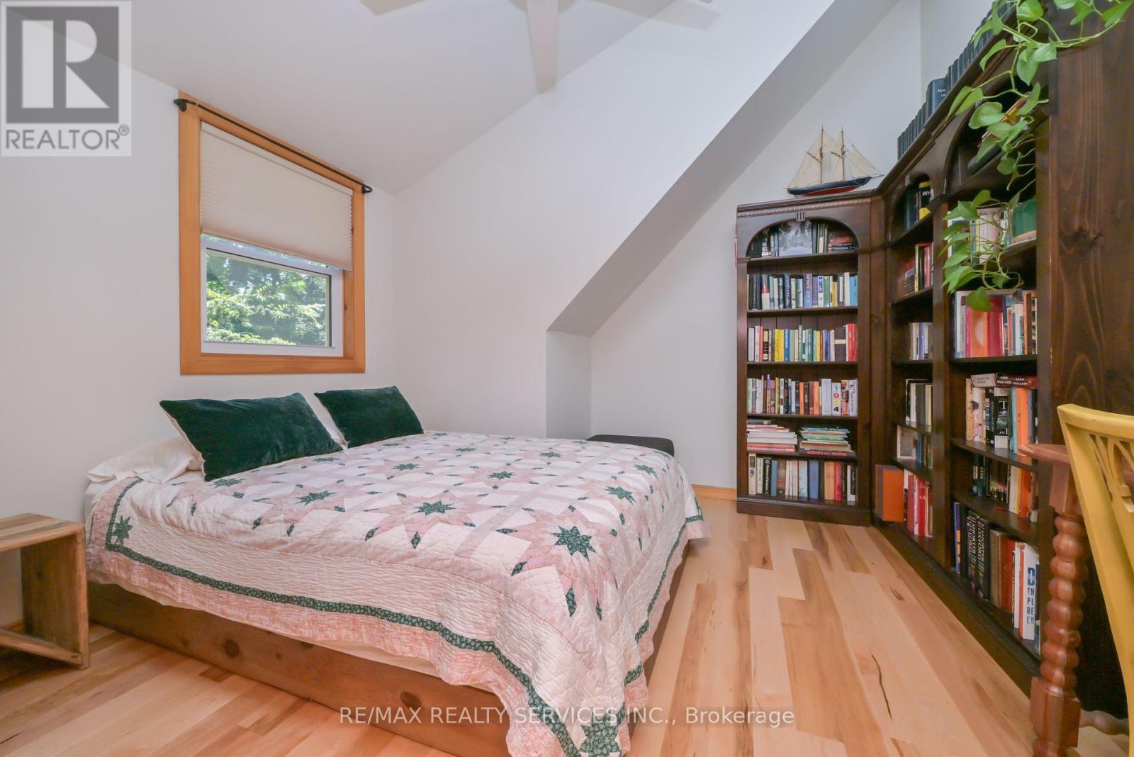 1 Mountainview Road, Mulmur, ON - Indoor Photo Showing Bedroom