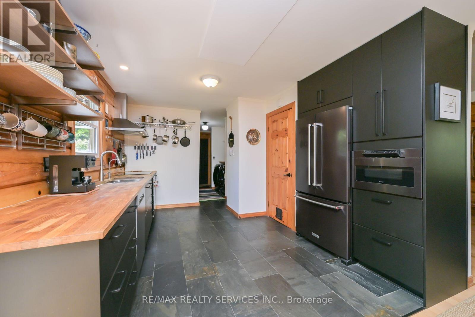 1 Mountainview Road, Mulmur, ON - Indoor Photo Showing Kitchen