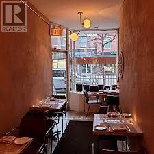 1183 Dundas Street W, Toronto, ON