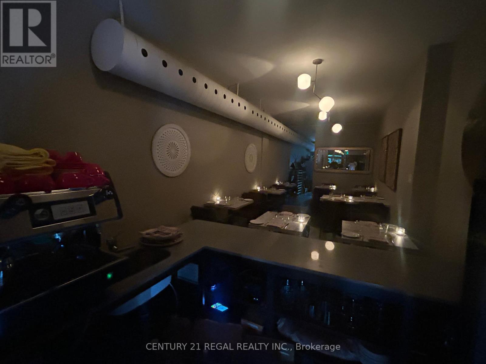 1183 Dundas Street W, Toronto, ON