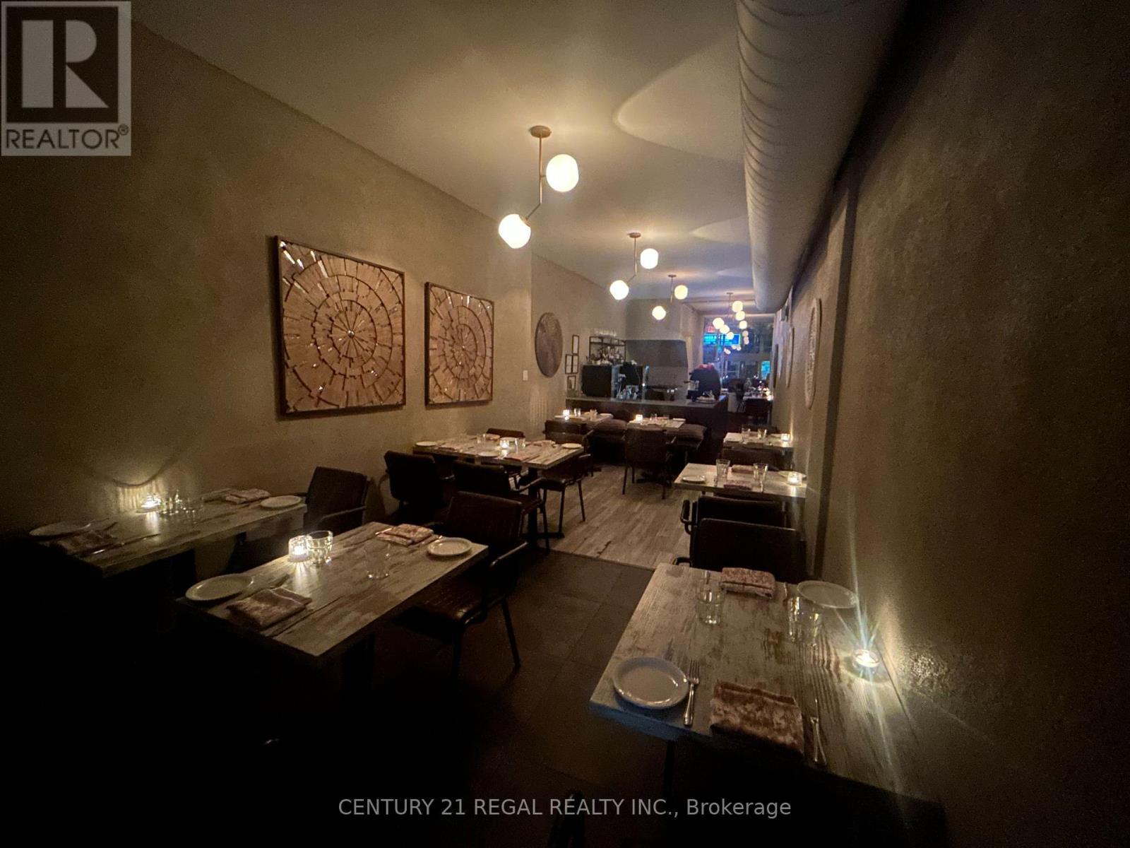 1183 Dundas Street W, Toronto, ON