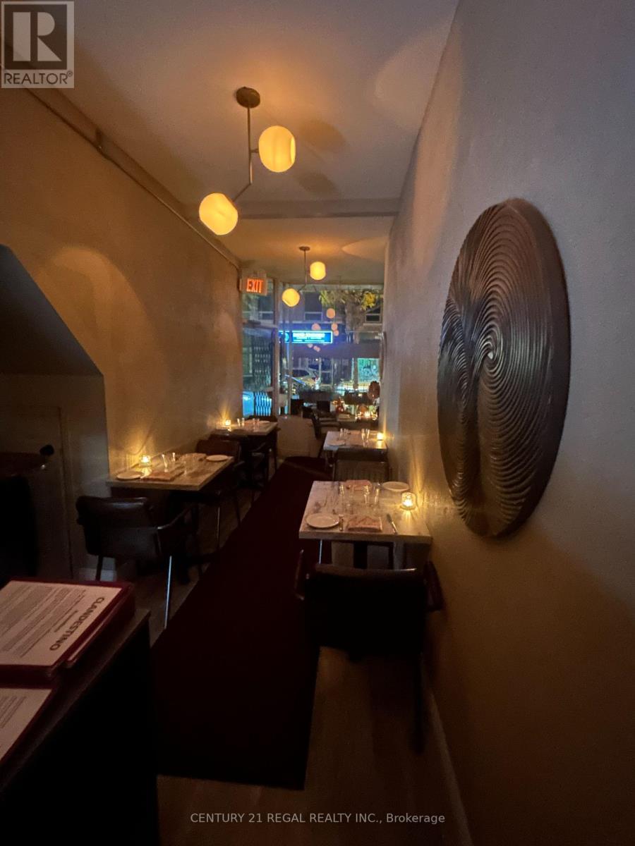 1183 Dundas Street W, Toronto, ON