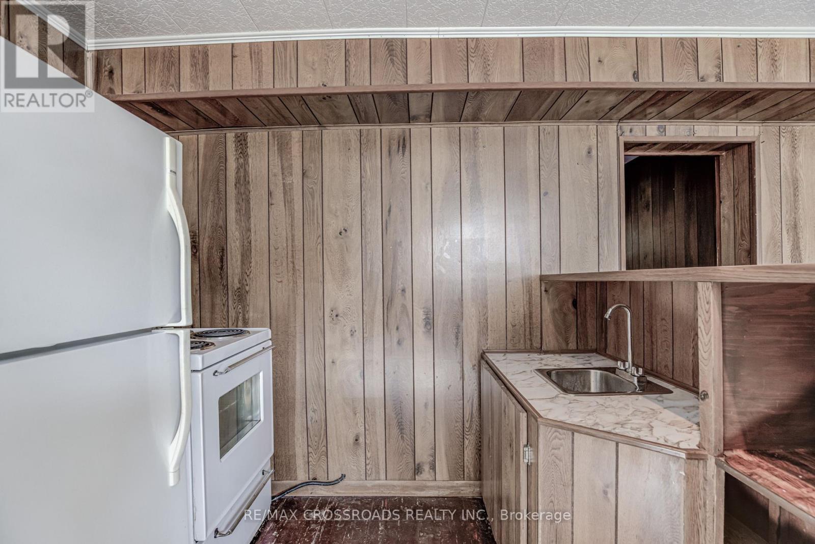 156 Florence Avenue, Toronto, ON - Indoor Photo Showing Kitchen