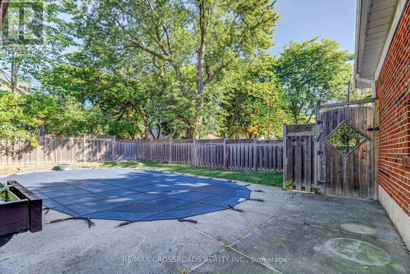 156 Florence Avenue, Toronto, ON - Outdoor With Backyard
