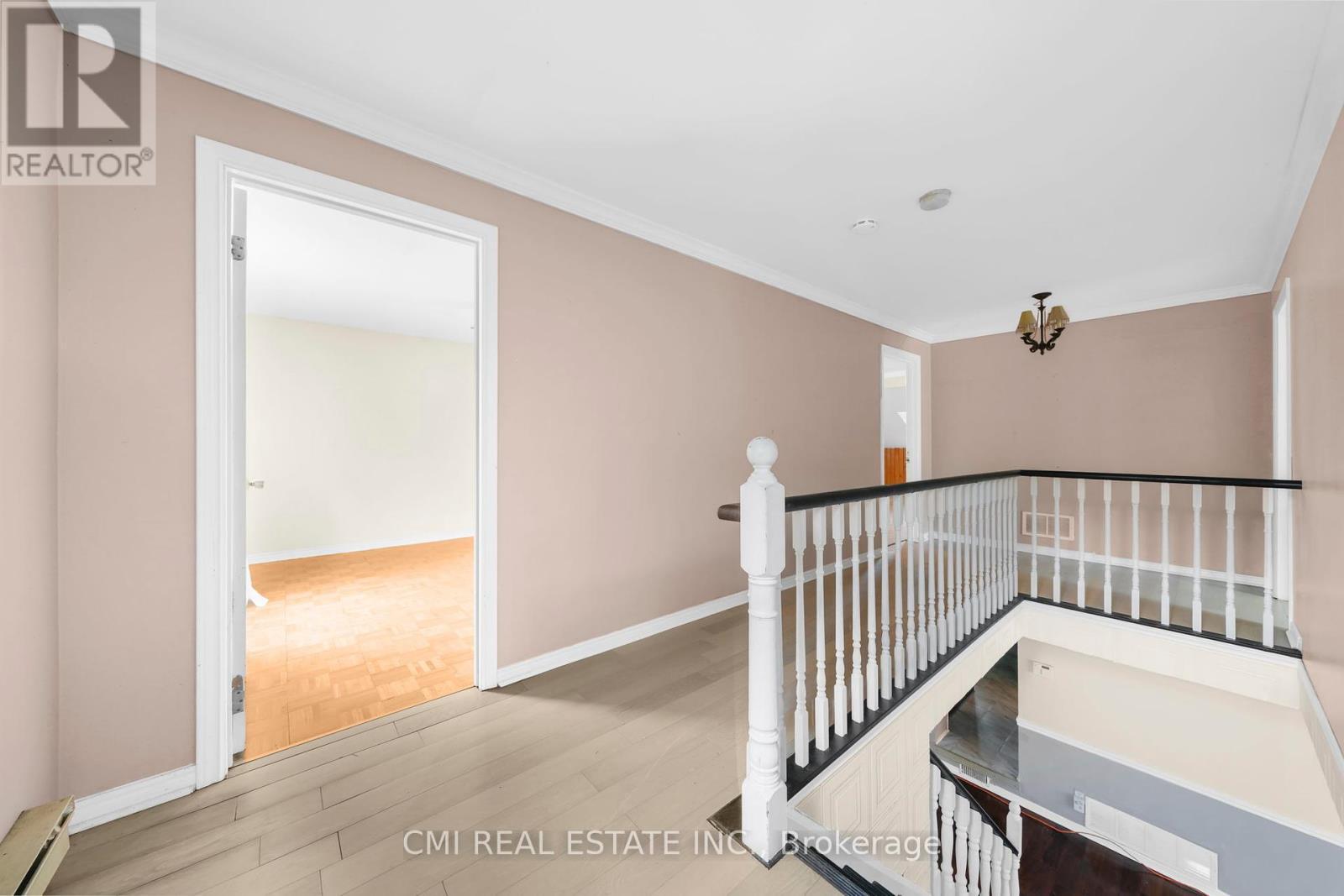 246 Regional 8 Road, Uxbridge, ON - Indoor Photo Showing Other Room