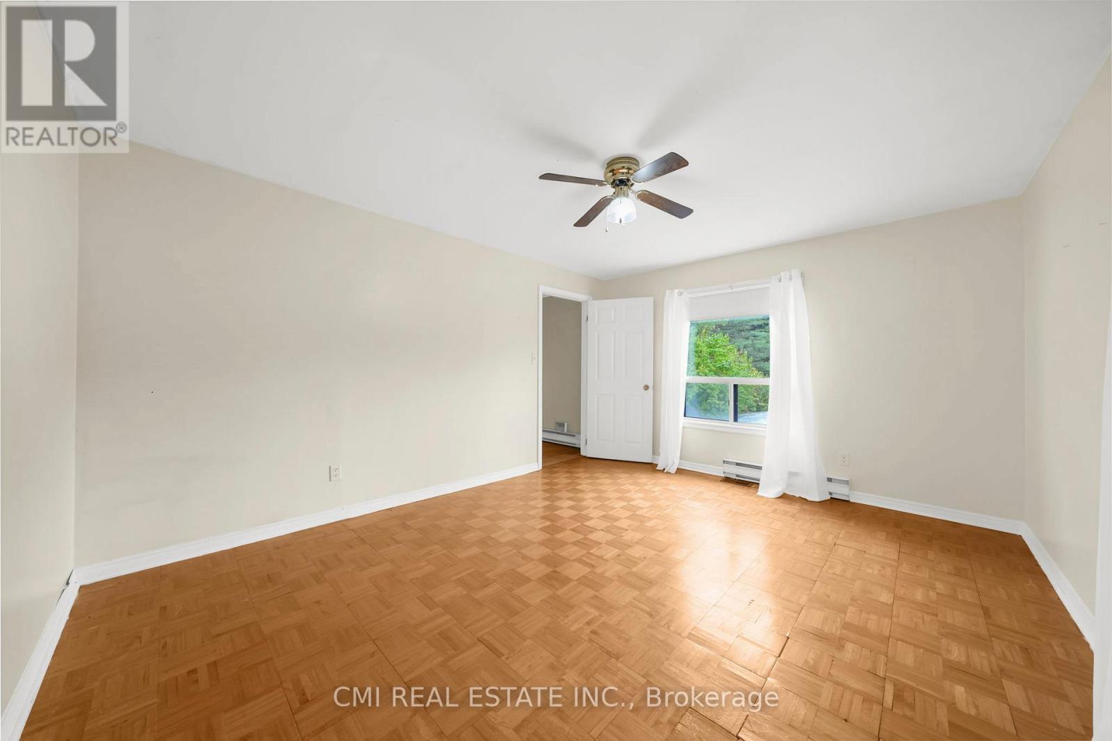 246 Regional 8 Road, Uxbridge, ON - Indoor Photo Showing Other Room