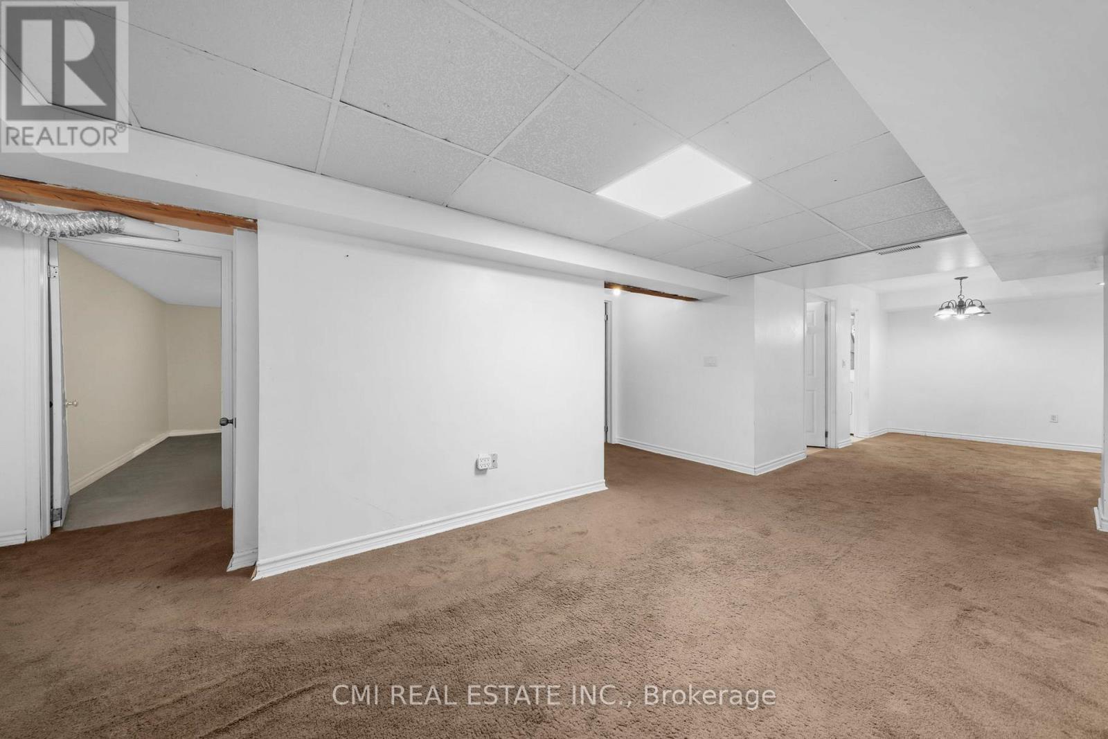 246 Regional 8 Road, Uxbridge, ON - Indoor Photo Showing Other Room