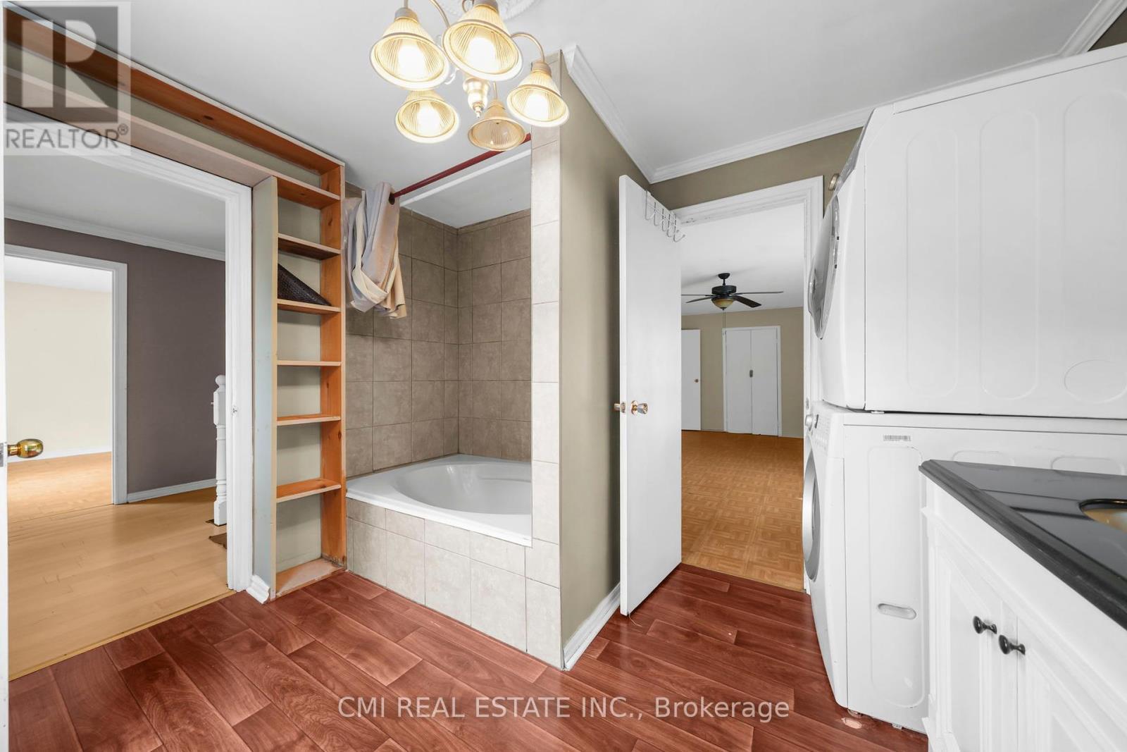 246 Regional 8 Road, Uxbridge, ON - Indoor Photo Showing Bathroom