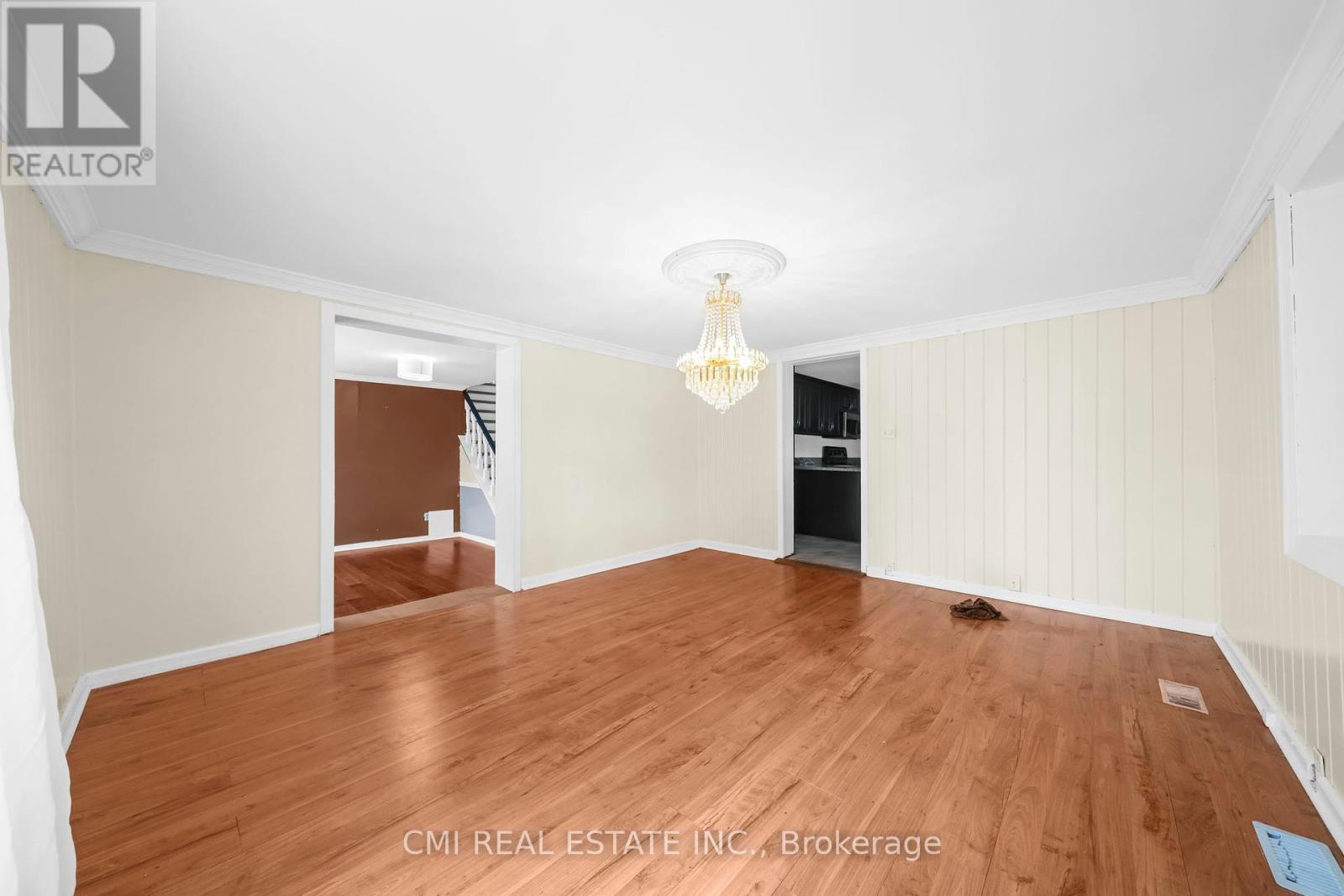 246 Regional 8 Road, Uxbridge, ON - Indoor Photo Showing Other Room