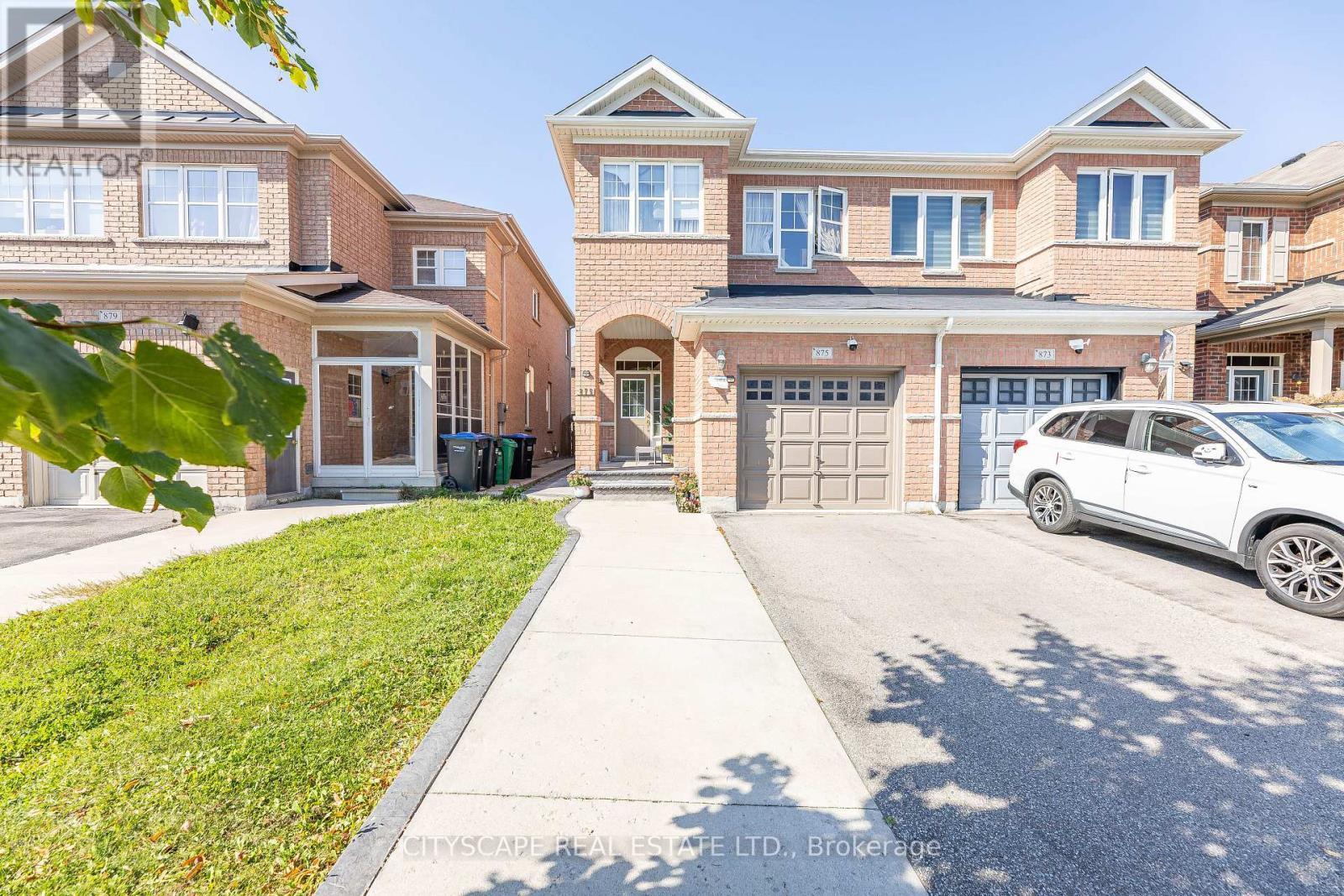 875 Oasis Drive, Mississauga, ON - Outdoor With Facade