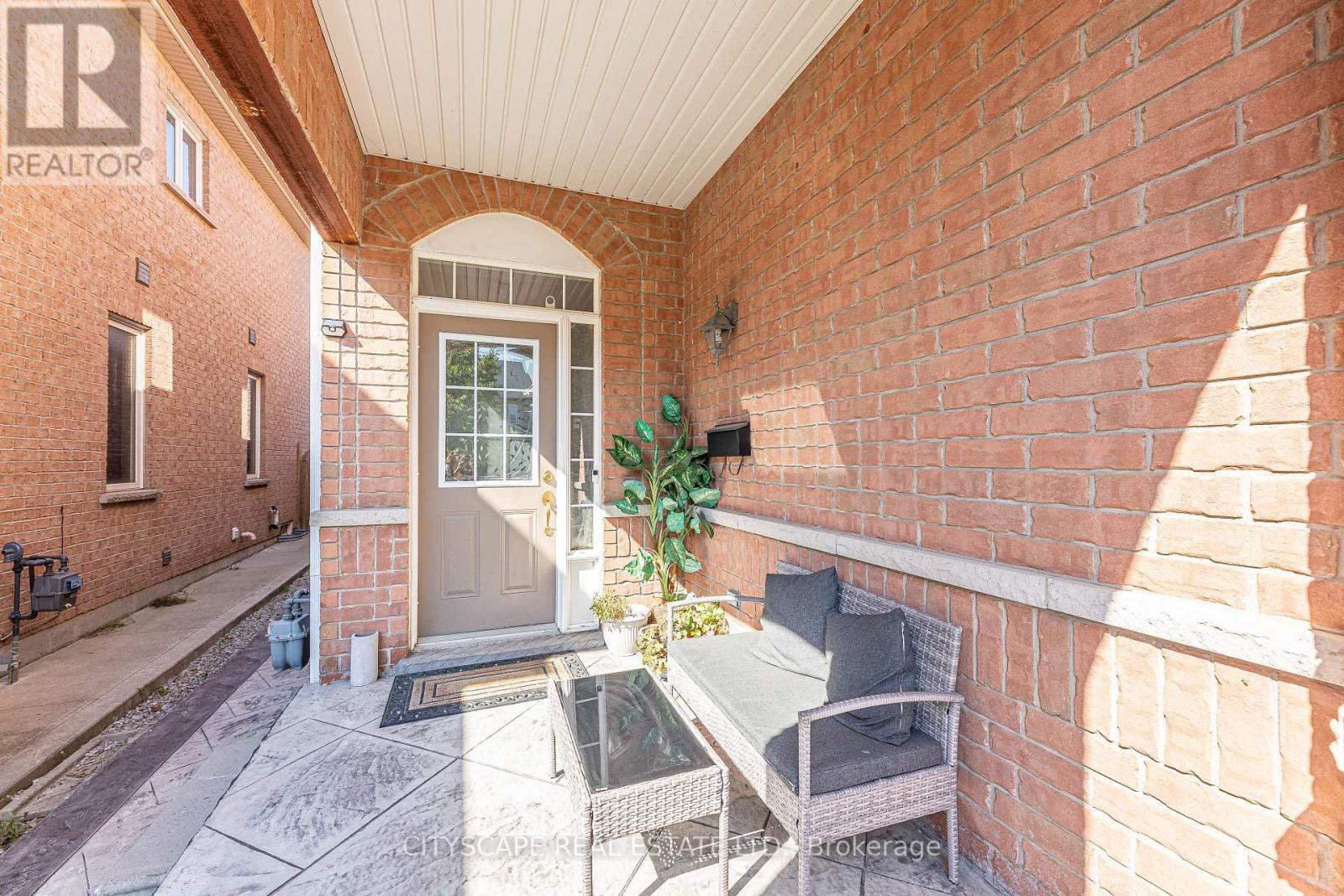 875 Oasis Drive, Mississauga, ON - Outdoor With Exterior