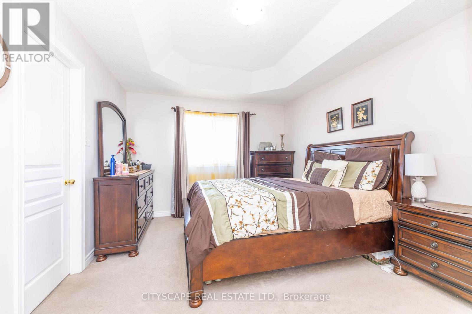875 Oasis Drive, Mississauga, ON - Indoor Photo Showing Bedroom