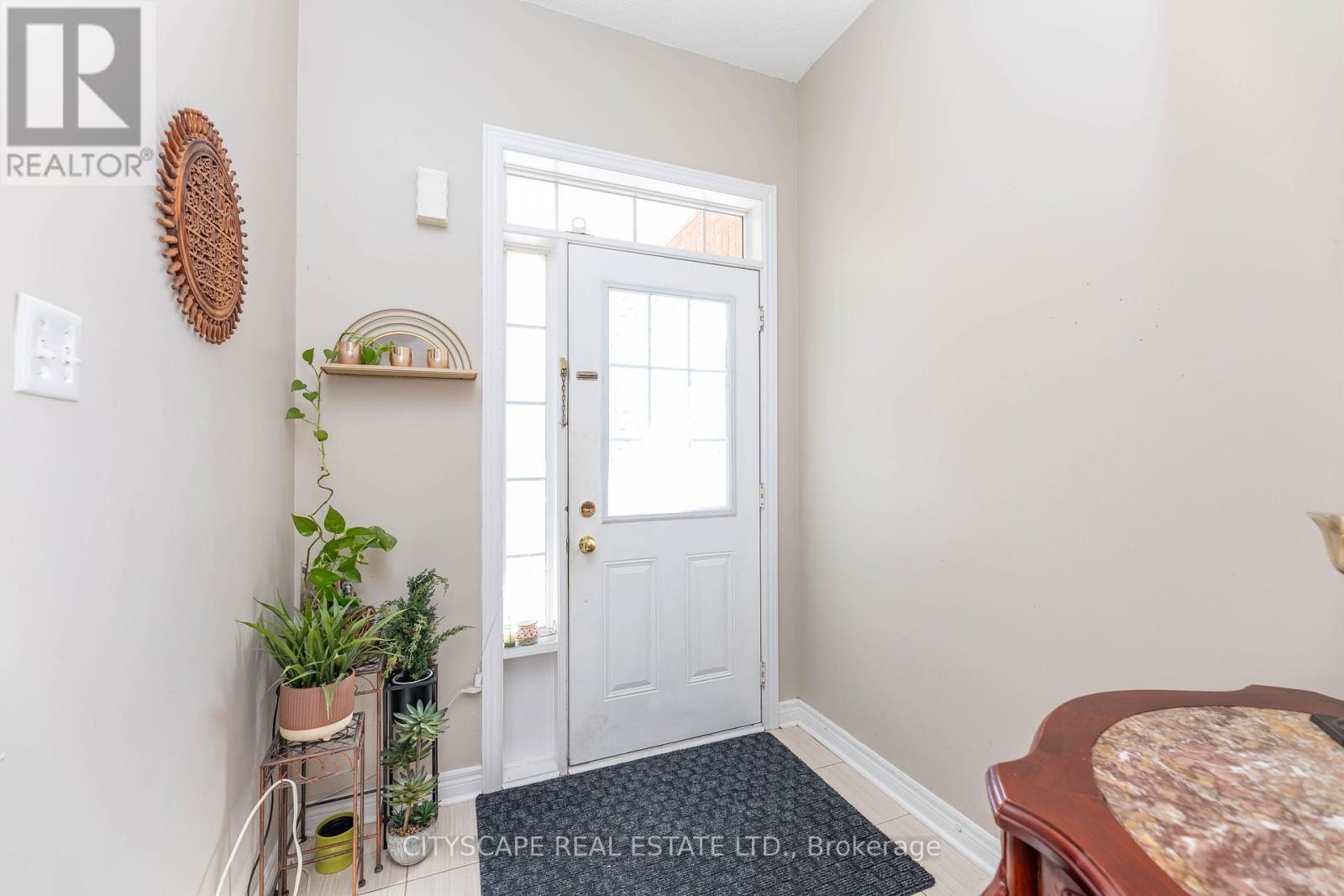 875 Oasis Drive, Mississauga, ON - Indoor Photo Showing Other Room