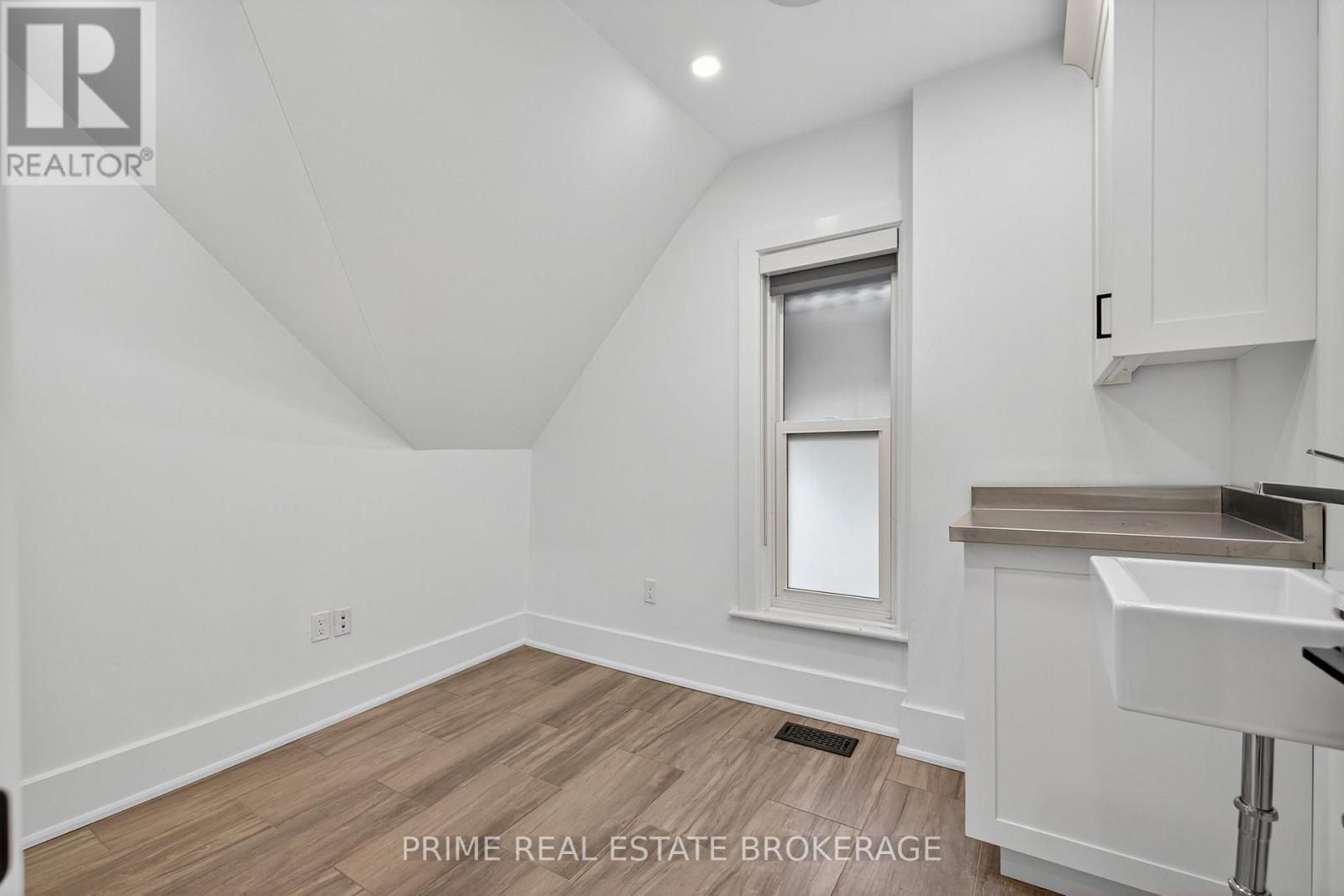 281 Oxford Street E, London East (East F), ON