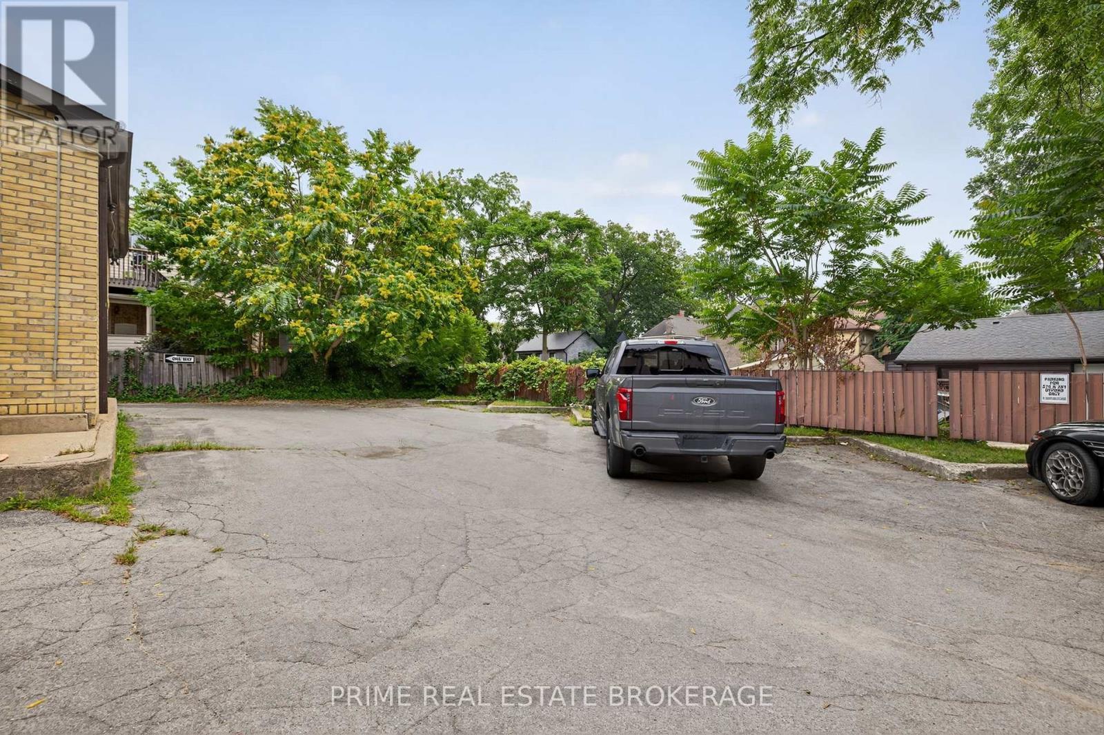 281 Oxford Street E, London East (East F), ON