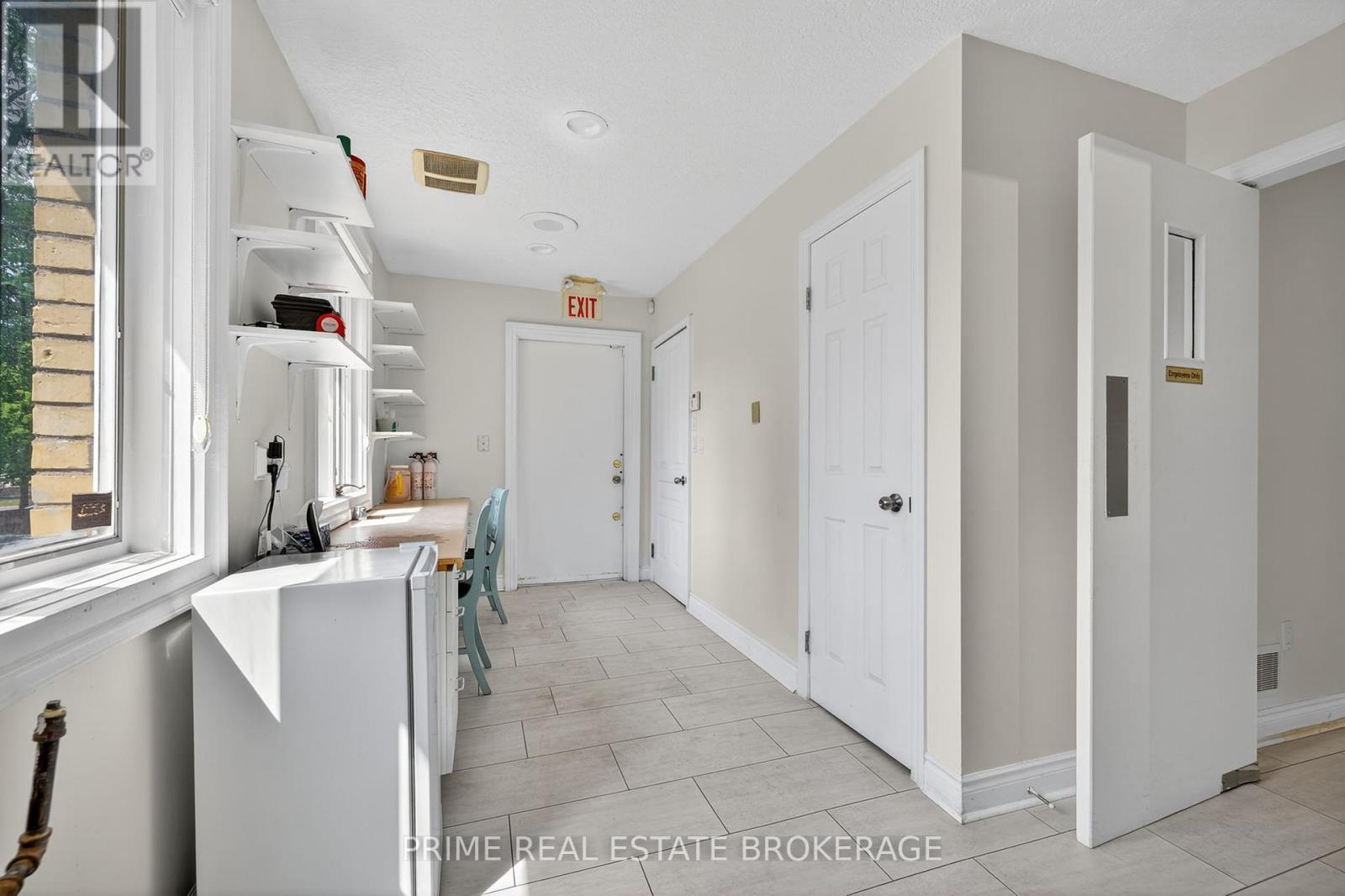 281 Oxford Street E, London East (East F), ON