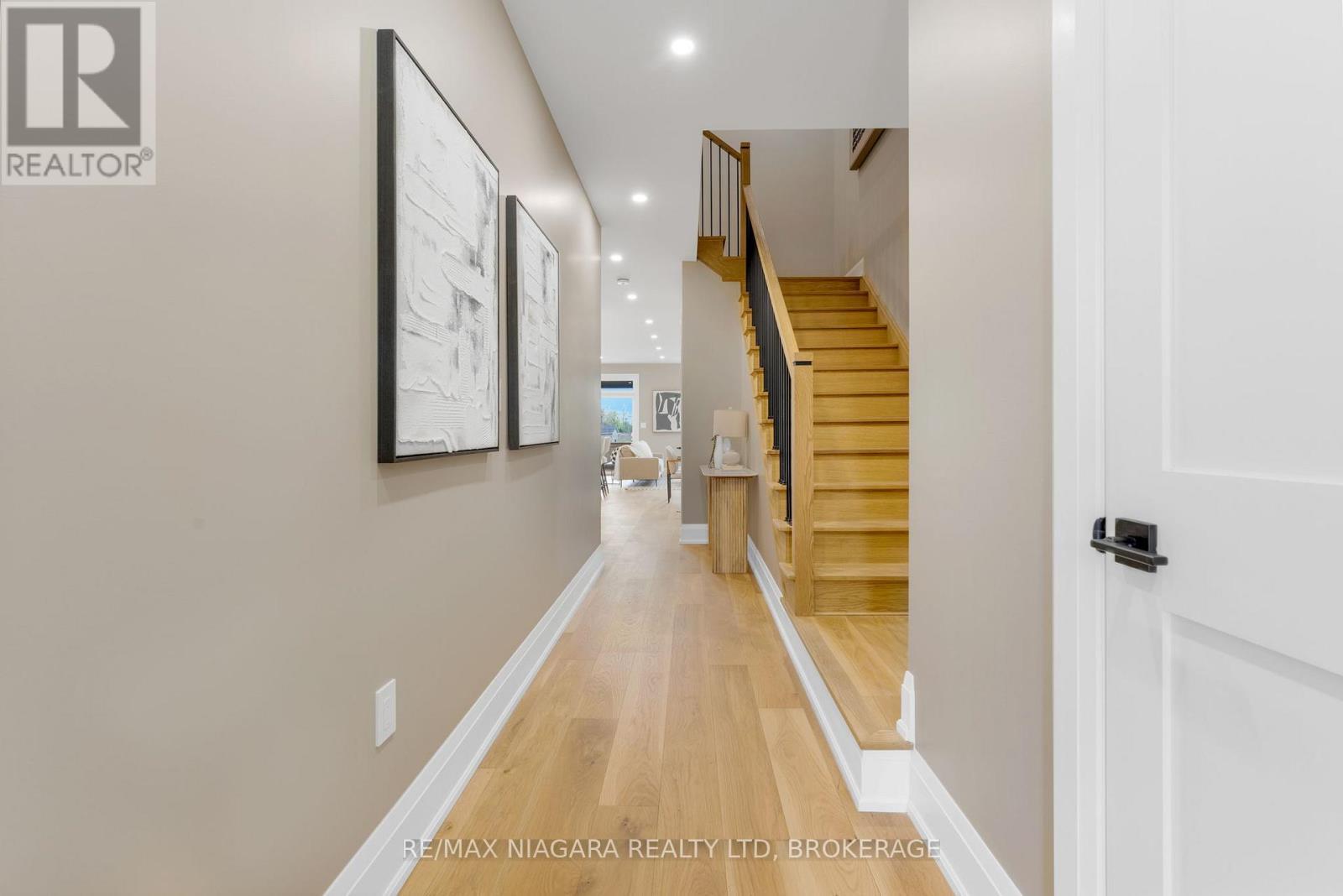 6204 Curlin Crescent, Niagara Falls (Forestview), ON - Indoor Photo Showing Other Room