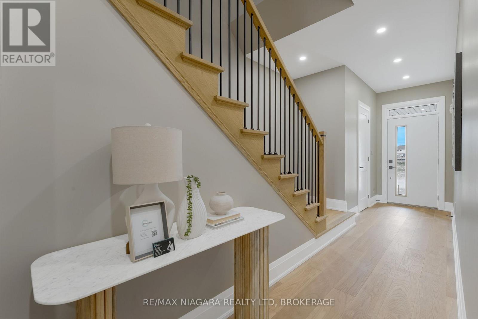 6204 Curlin Crescent, Niagara Falls (Forestview), ON - Indoor Photo Showing Other Room