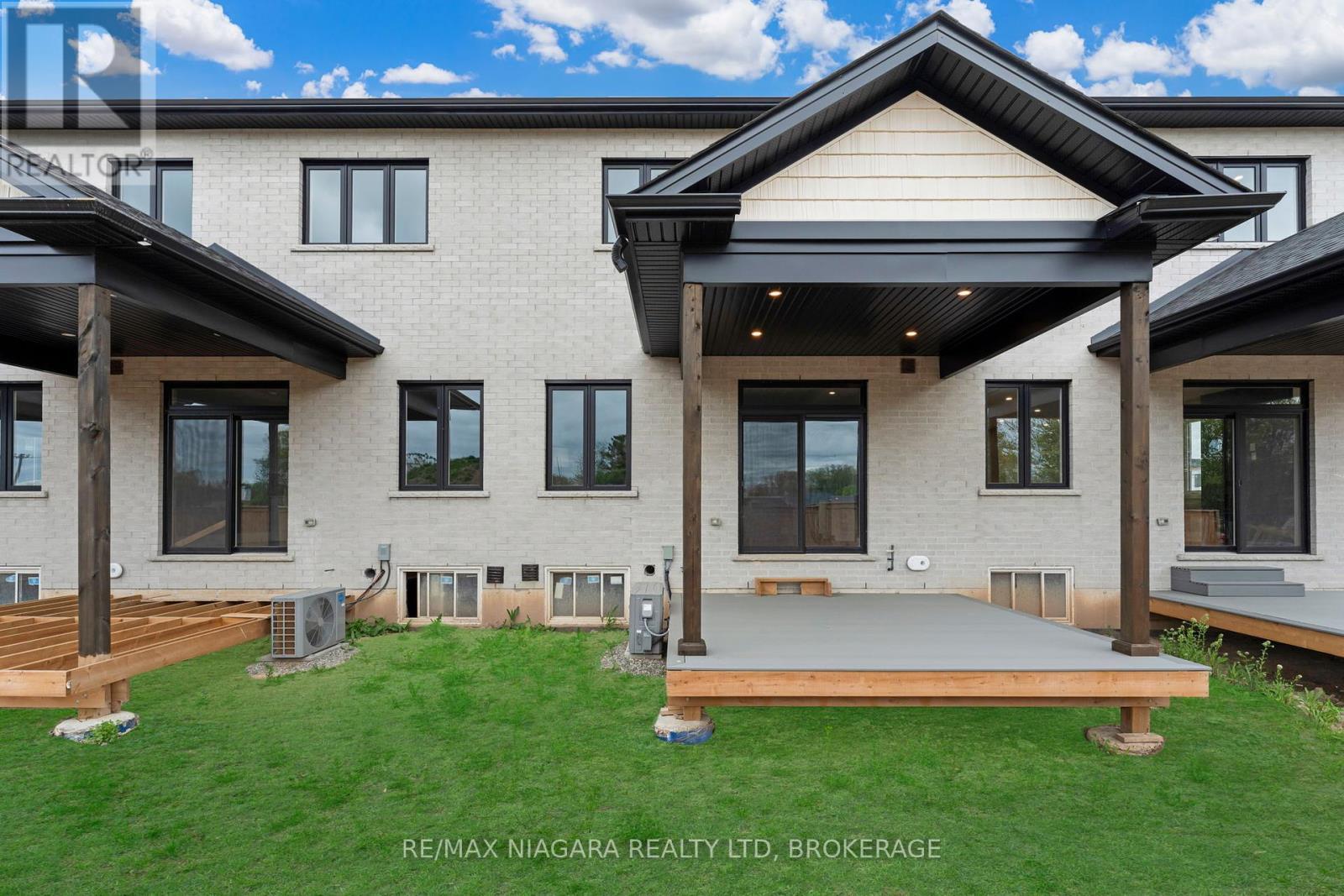 6204 Curlin Crescent, Niagara Falls (Forestview), ON - Outdoor