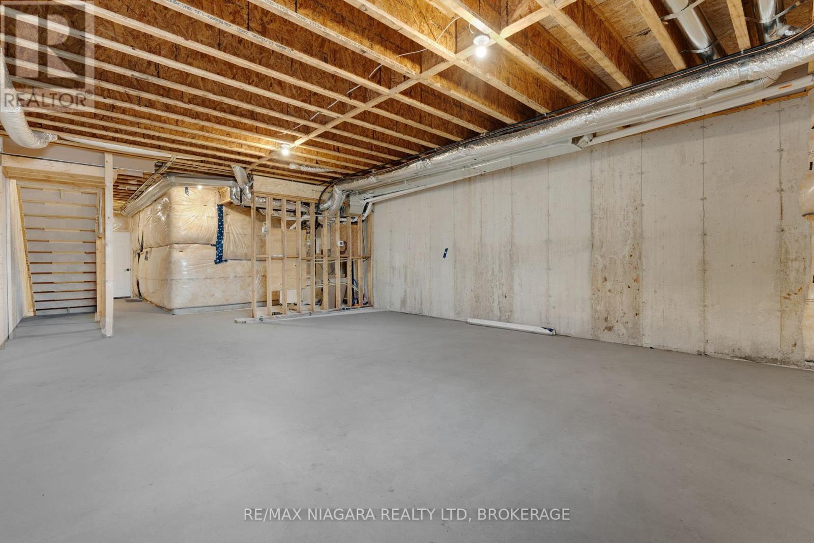 6204 Curlin Crescent, Niagara Falls (Forestview), ON - Indoor Photo Showing Basement
