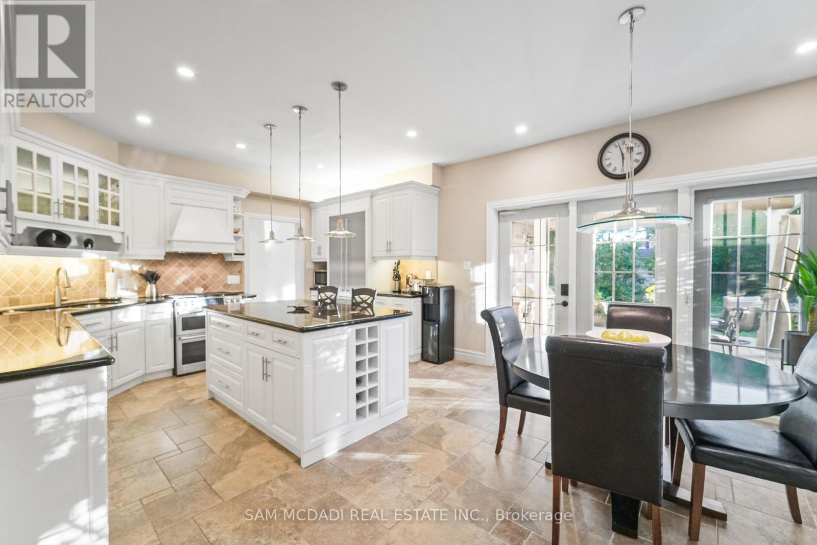 724 Atoka Drive, Mississauga, ON - Indoor