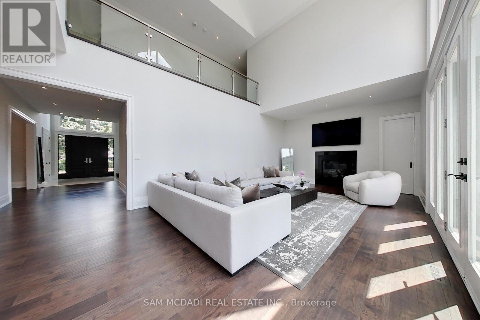 2006 Portway Avenue, Mississauga, ON - Indoor Photo Showing Other Room With Fireplace