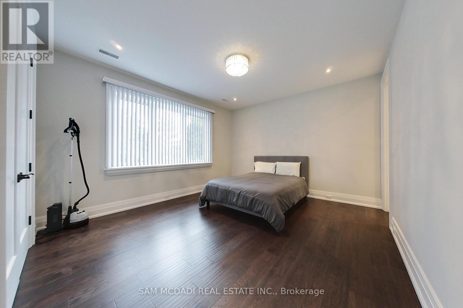 2006 Portway Avenue, Mississauga, ON - Indoor Photo Showing Bedroom