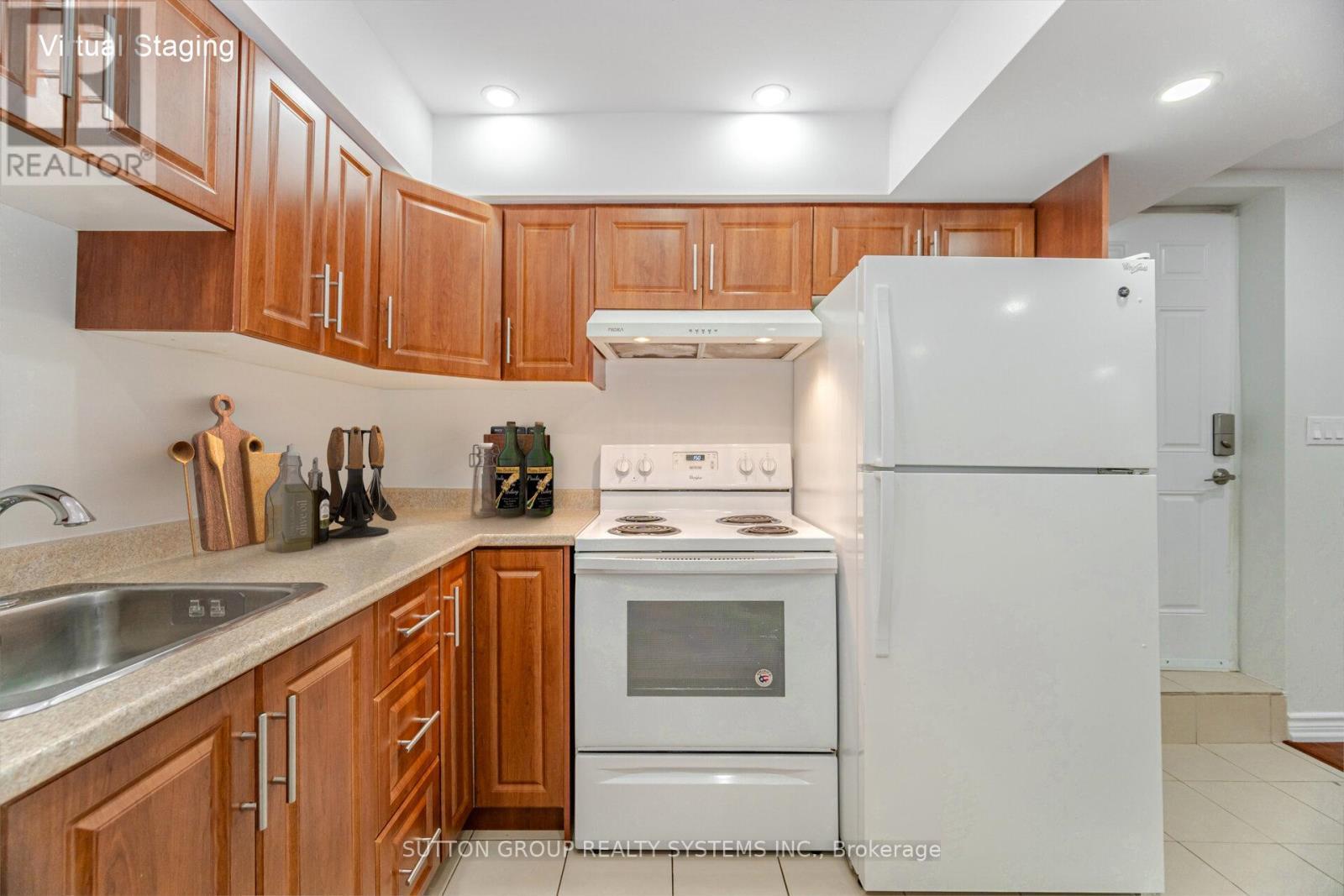 Lower - 79 Footbridge Crescent, Brampton, ON - Indoor Photo Showing Kitchen