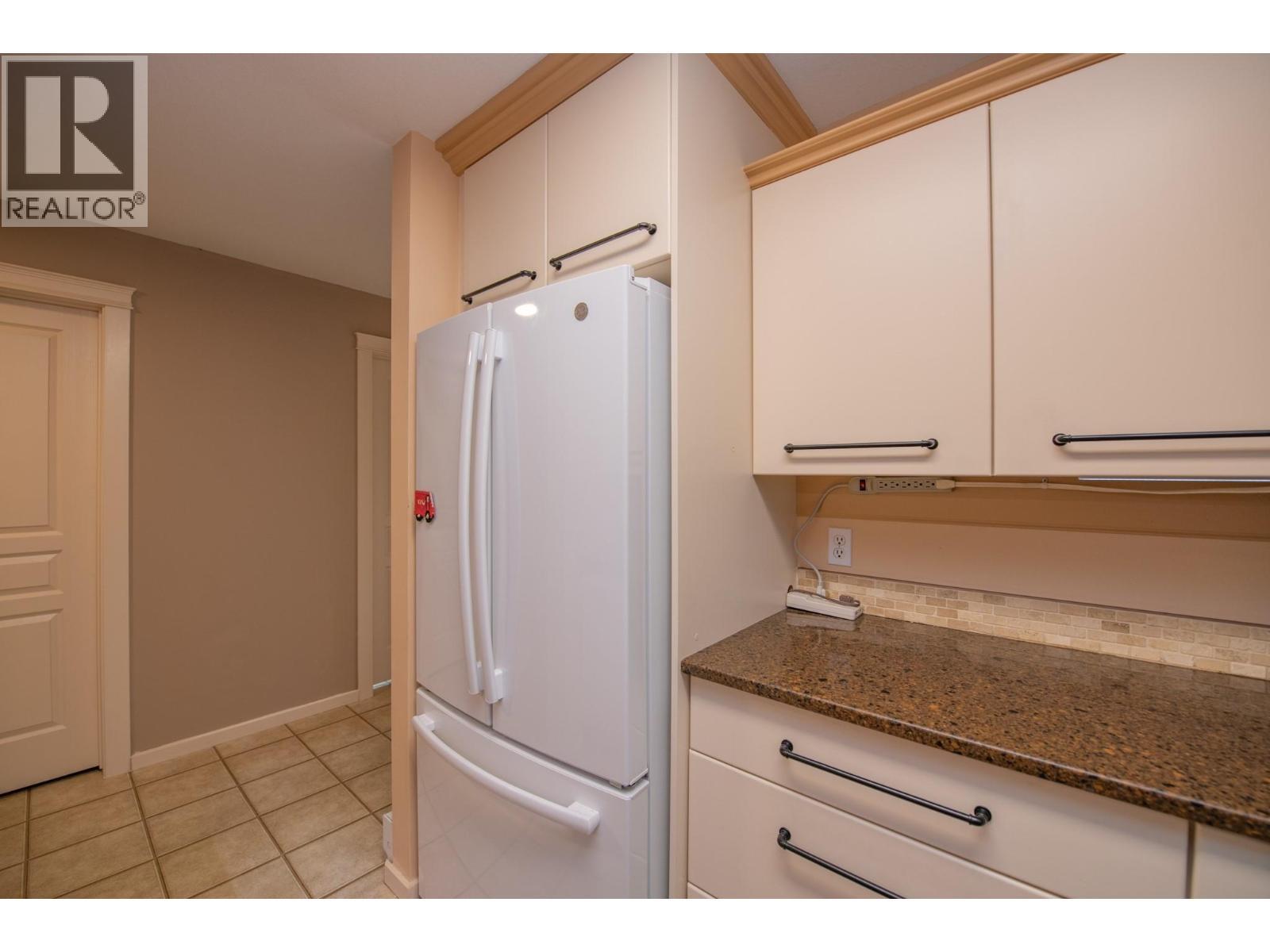 110 Kalamalka Lake Road Unit# 107, Vernon, BC - Indoor Photo Showing Other Room