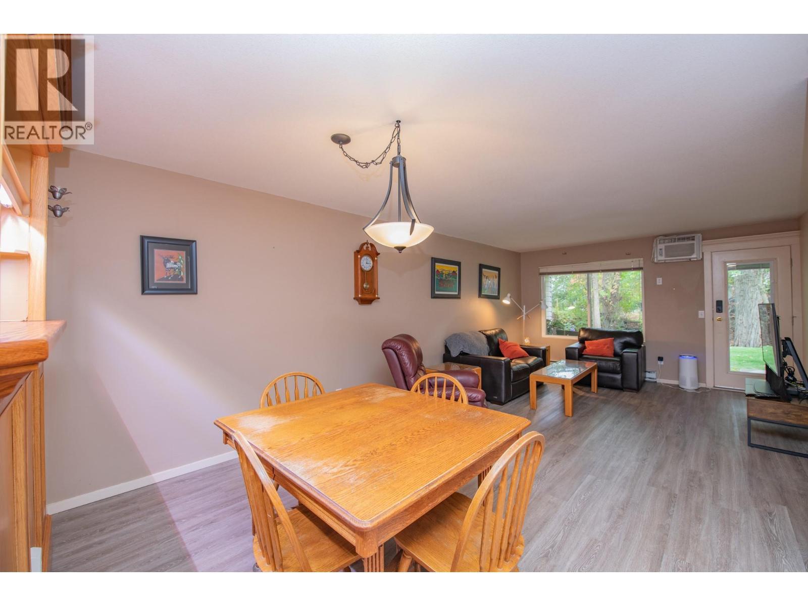 110 Kalamalka Lake Road Unit# 107, Vernon, BC - Indoor Photo Showing Dining Room