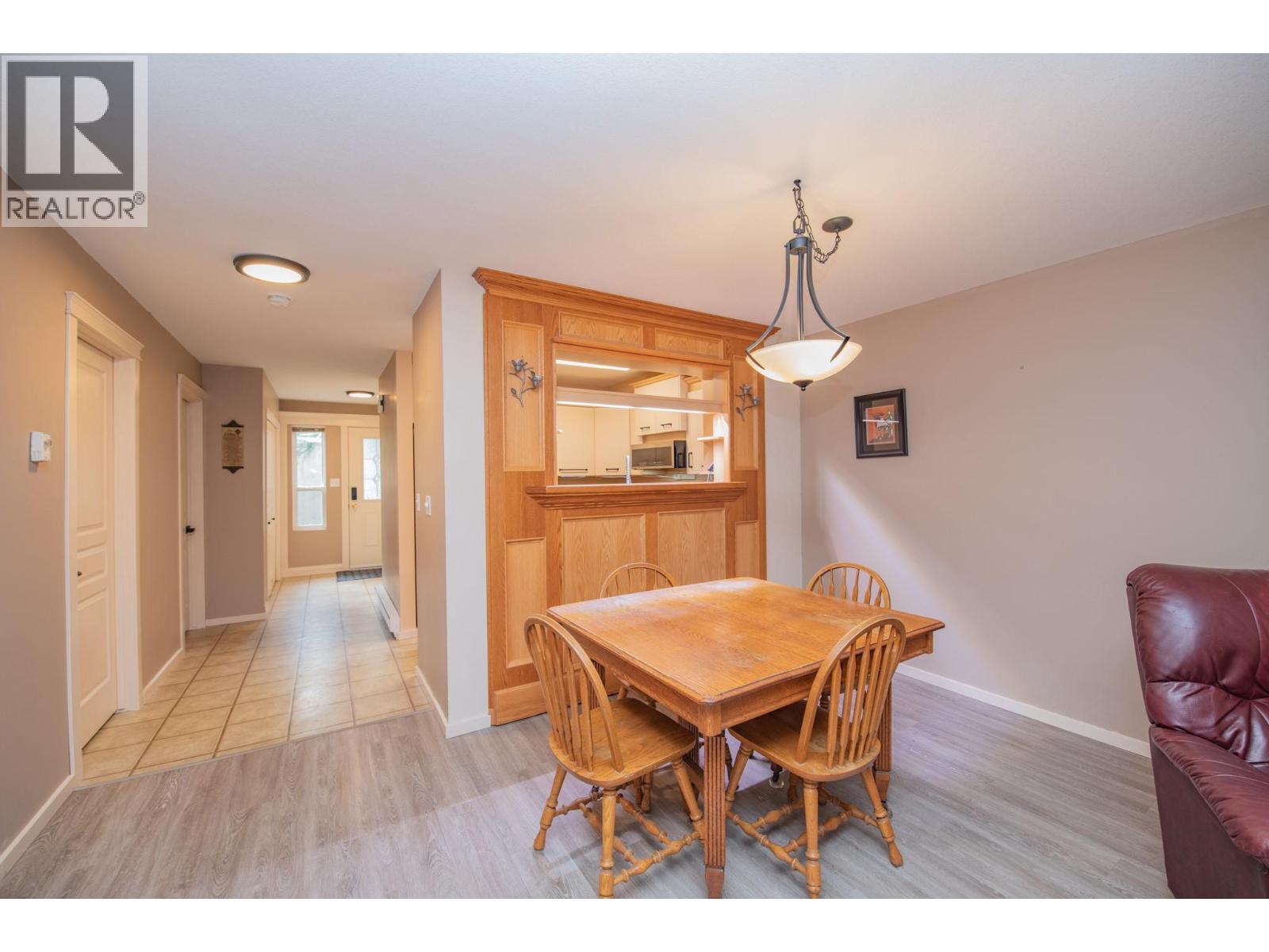 110 Kalamalka Lake Road Unit# 107, Vernon, BC - Indoor Photo Showing Dining Room