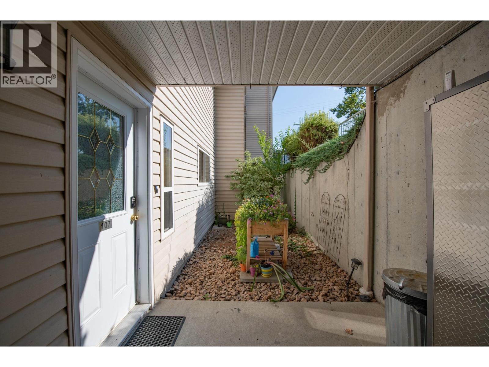 110 Kalamalka Lake Road Unit# 107, Vernon, BC - Outdoor With Deck Patio Veranda With Exterior