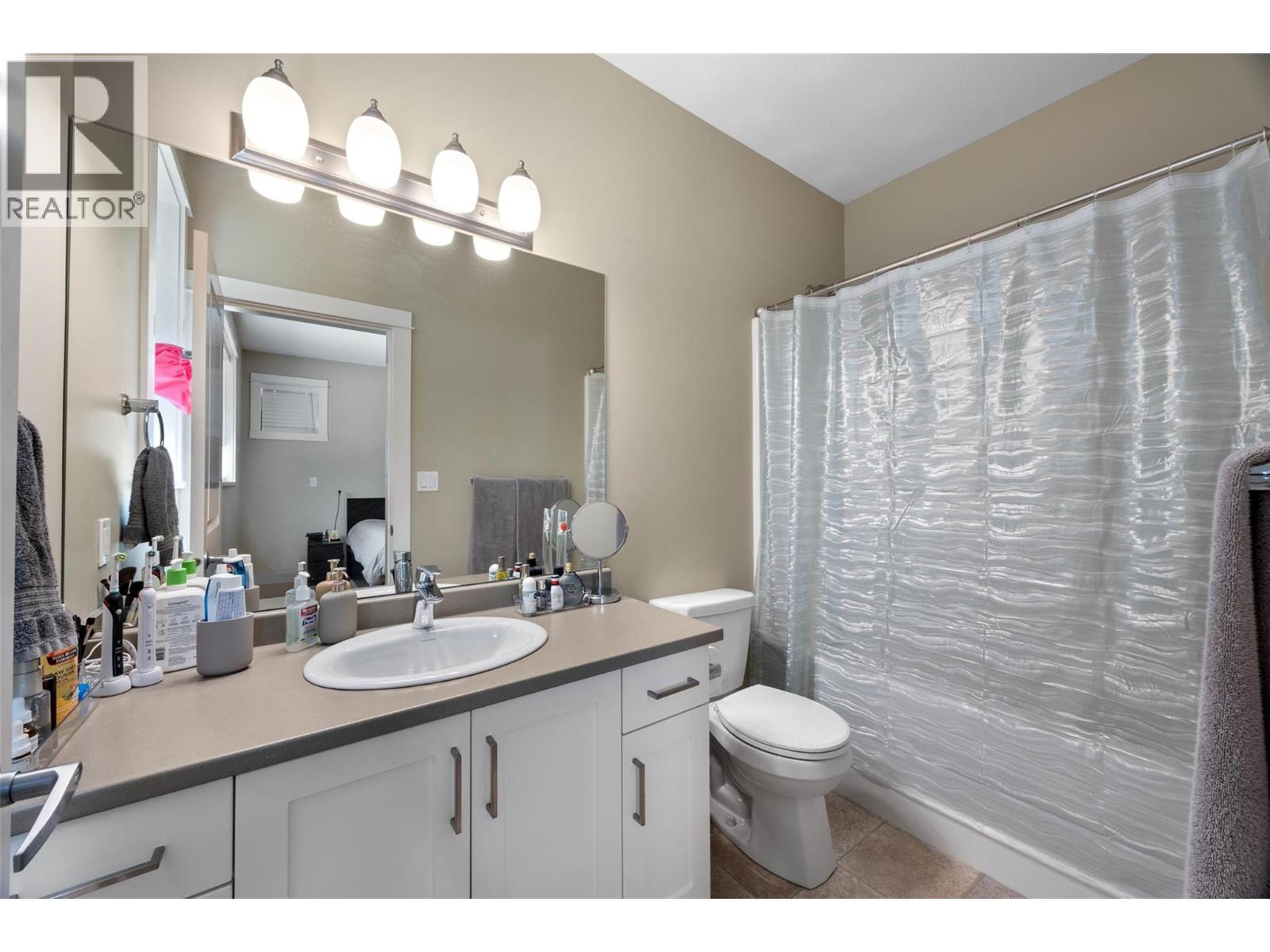 1771 Galore Place, Kamloops, BC - Indoor Photo Showing Bathroom
