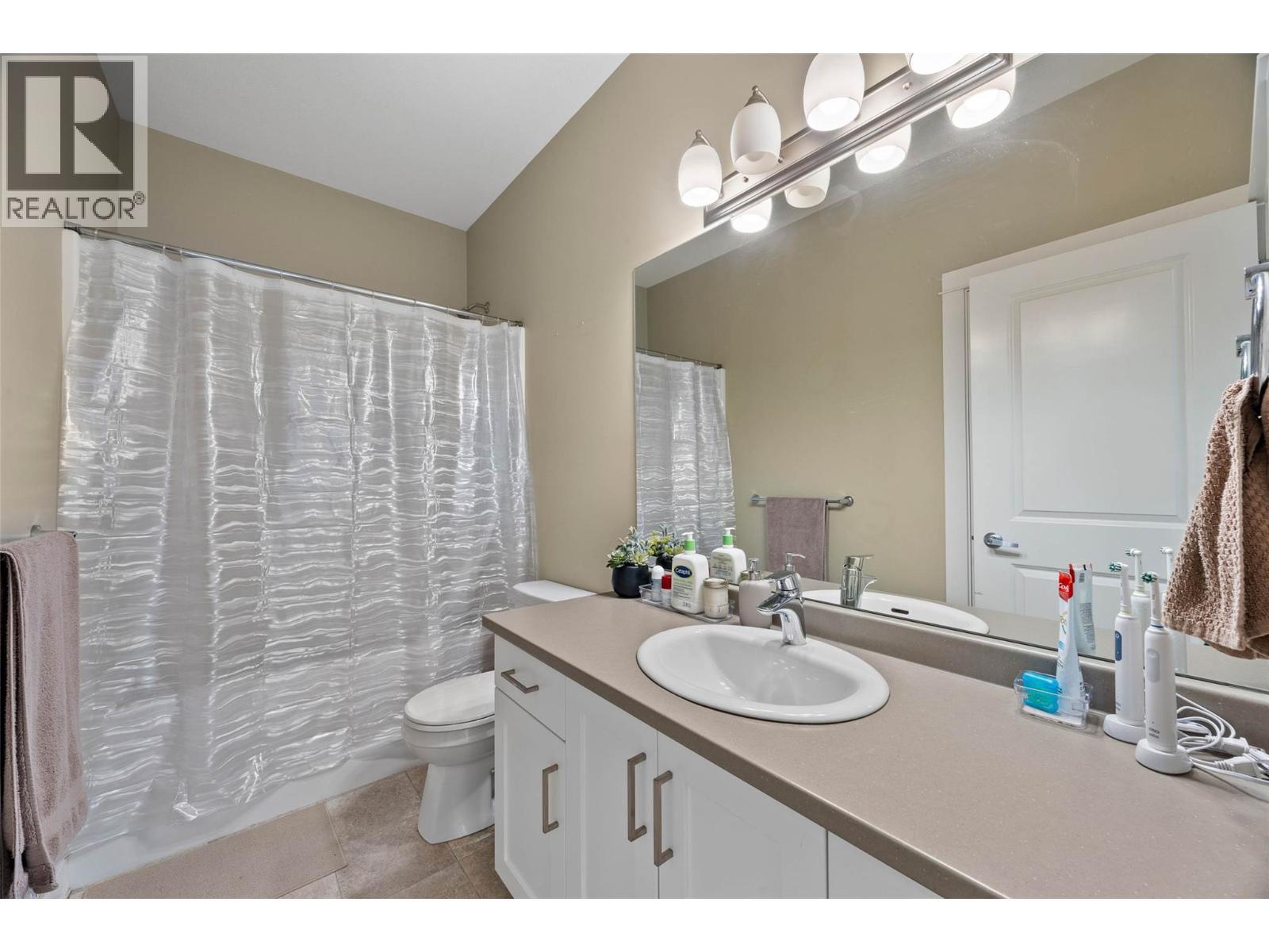 1771 Galore Place, Kamloops, BC - Indoor Photo Showing Bathroom