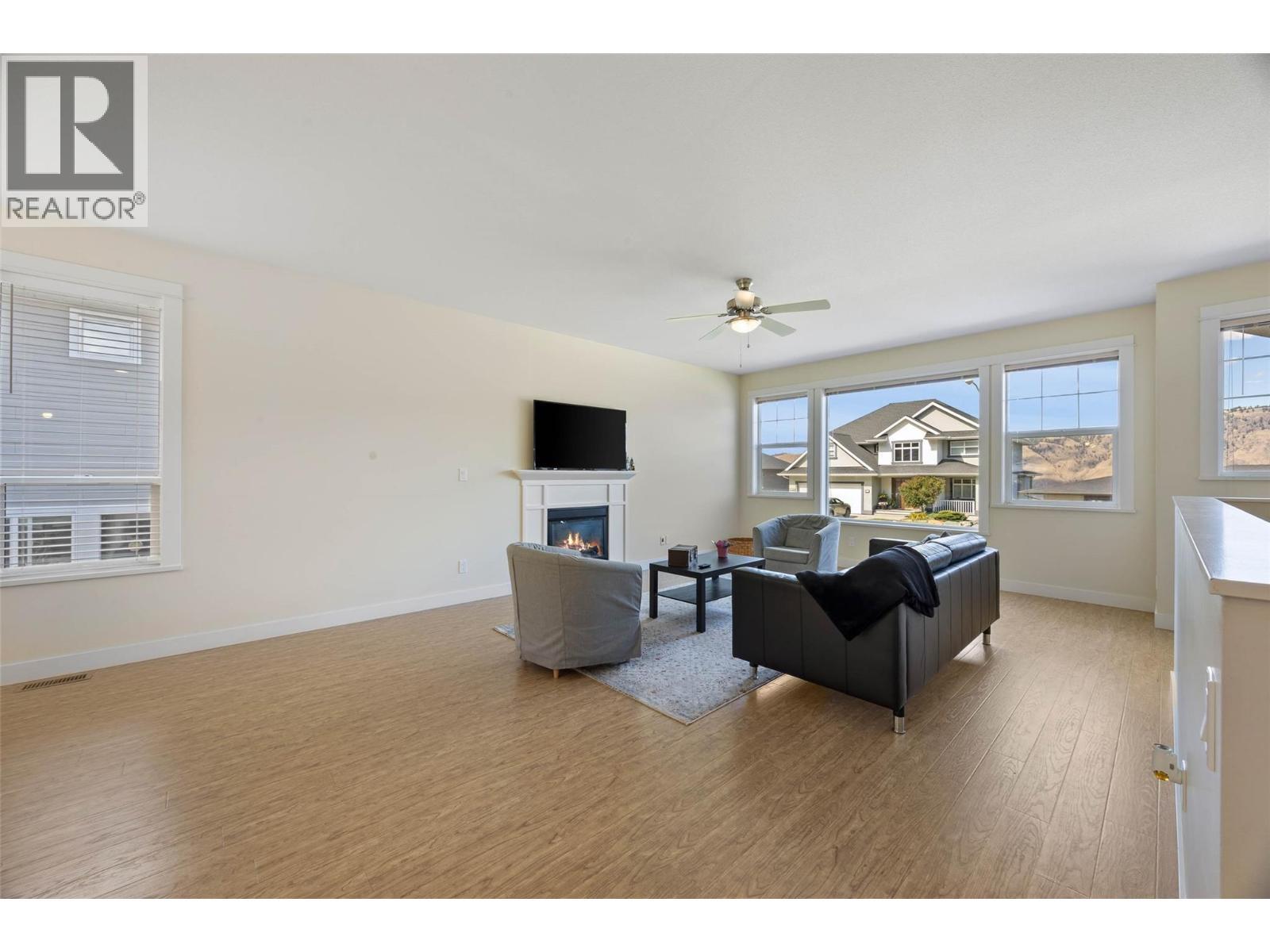 1771 Galore Place, Kamloops, BC - Indoor Photo Showing Living Room With Fireplace