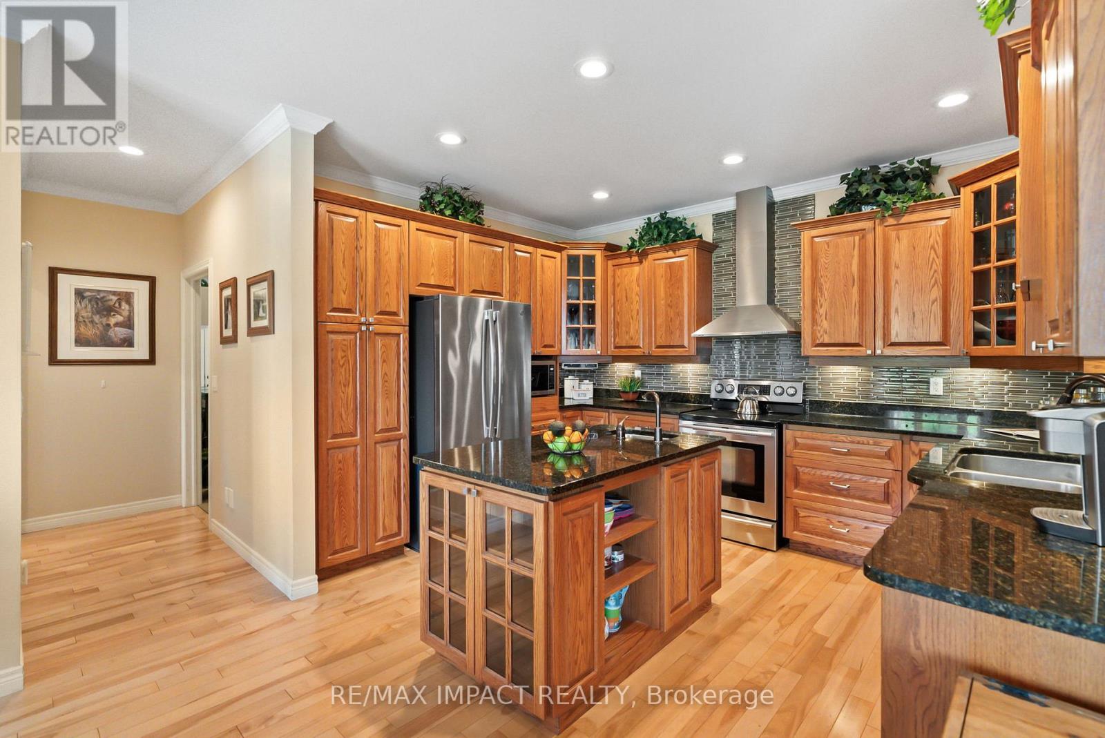 422 7A Highway, Cavan Monaghan (Cavan Twp), ON - Indoor Photo Showing Kitchen With Stainless Steel Kitchen With Double Sink