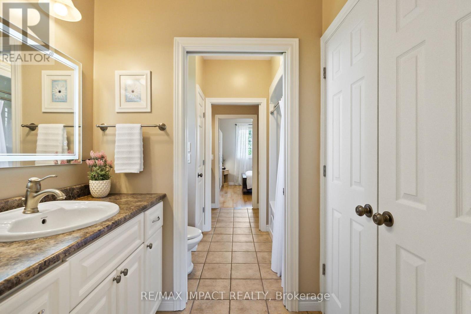 422 7A Highway, Cavan Monaghan (Cavan Twp), ON - Indoor Photo Showing Bathroom