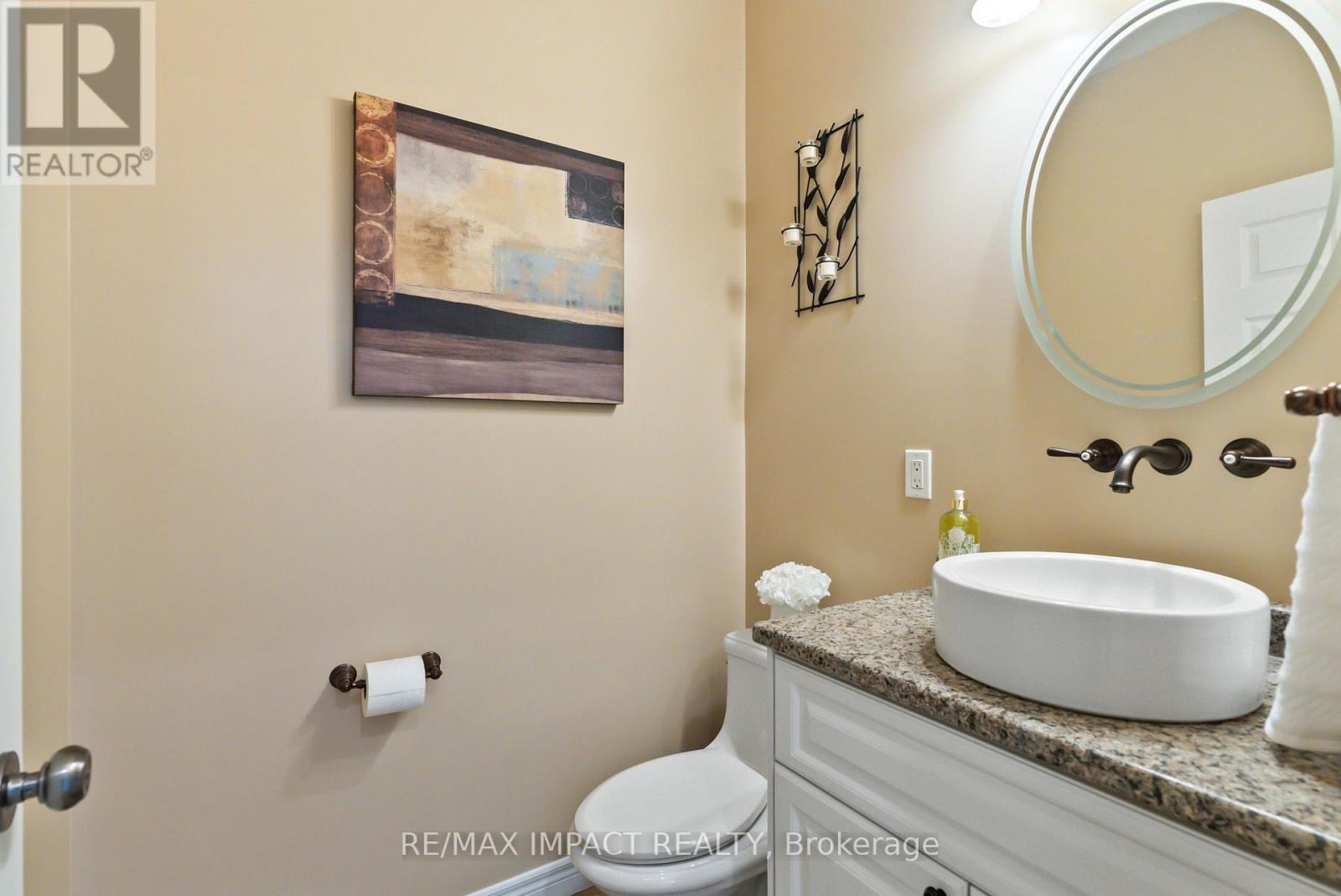 422 7A Highway, Cavan Monaghan (Cavan Twp), ON - Indoor Photo Showing Bathroom