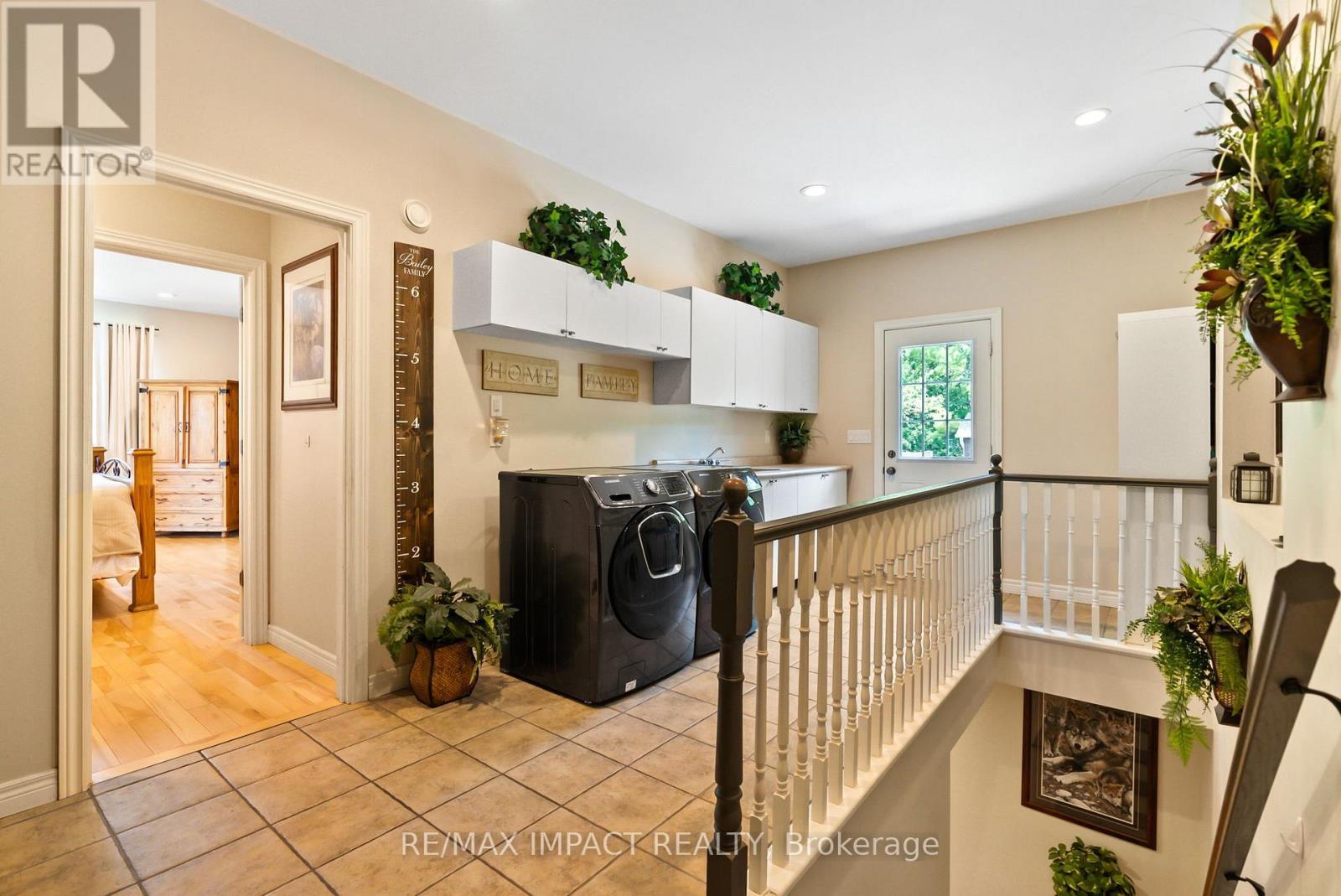 422 7A Highway, Cavan Monaghan (Cavan Twp), ON - Indoor Photo Showing Laundry Room