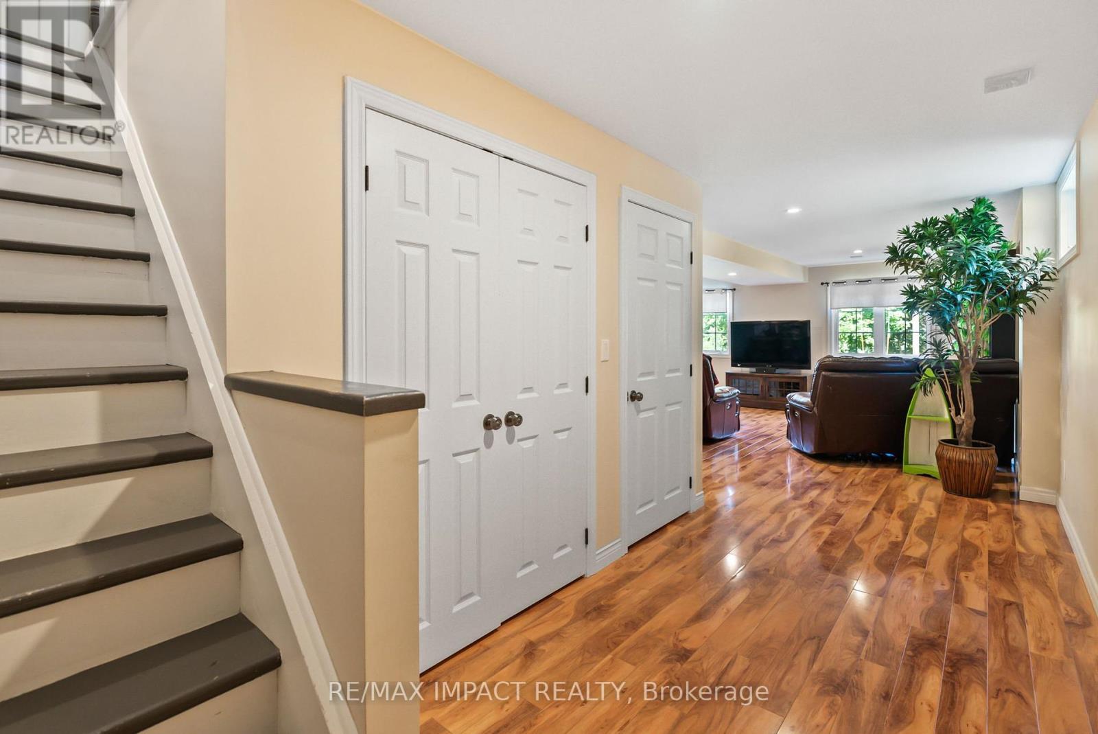 422 7A Highway, Cavan Monaghan (Cavan Twp), ON - Indoor Photo Showing Other Room